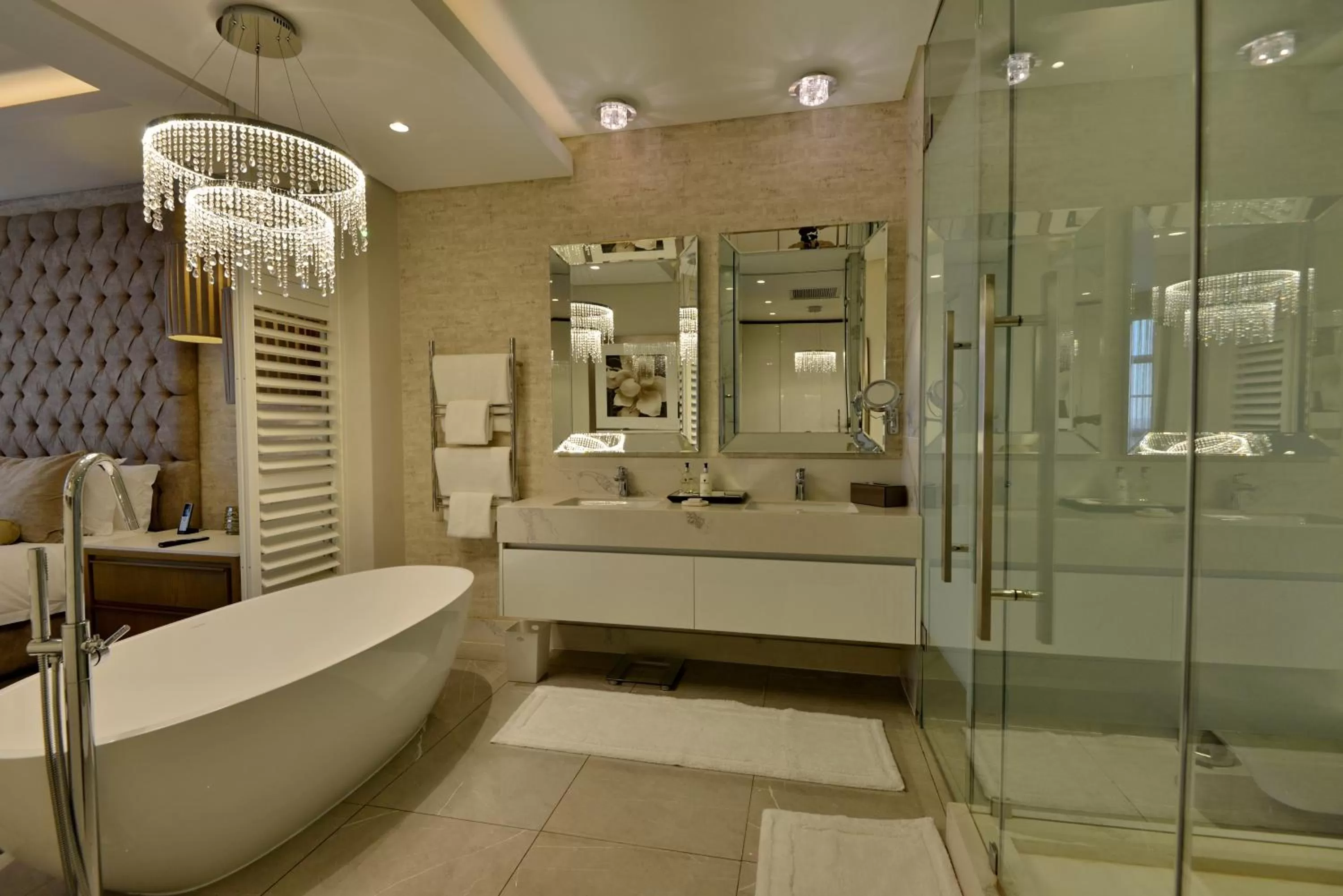 Shower in The Houghton Hotel, Spa, Wellness & Golf