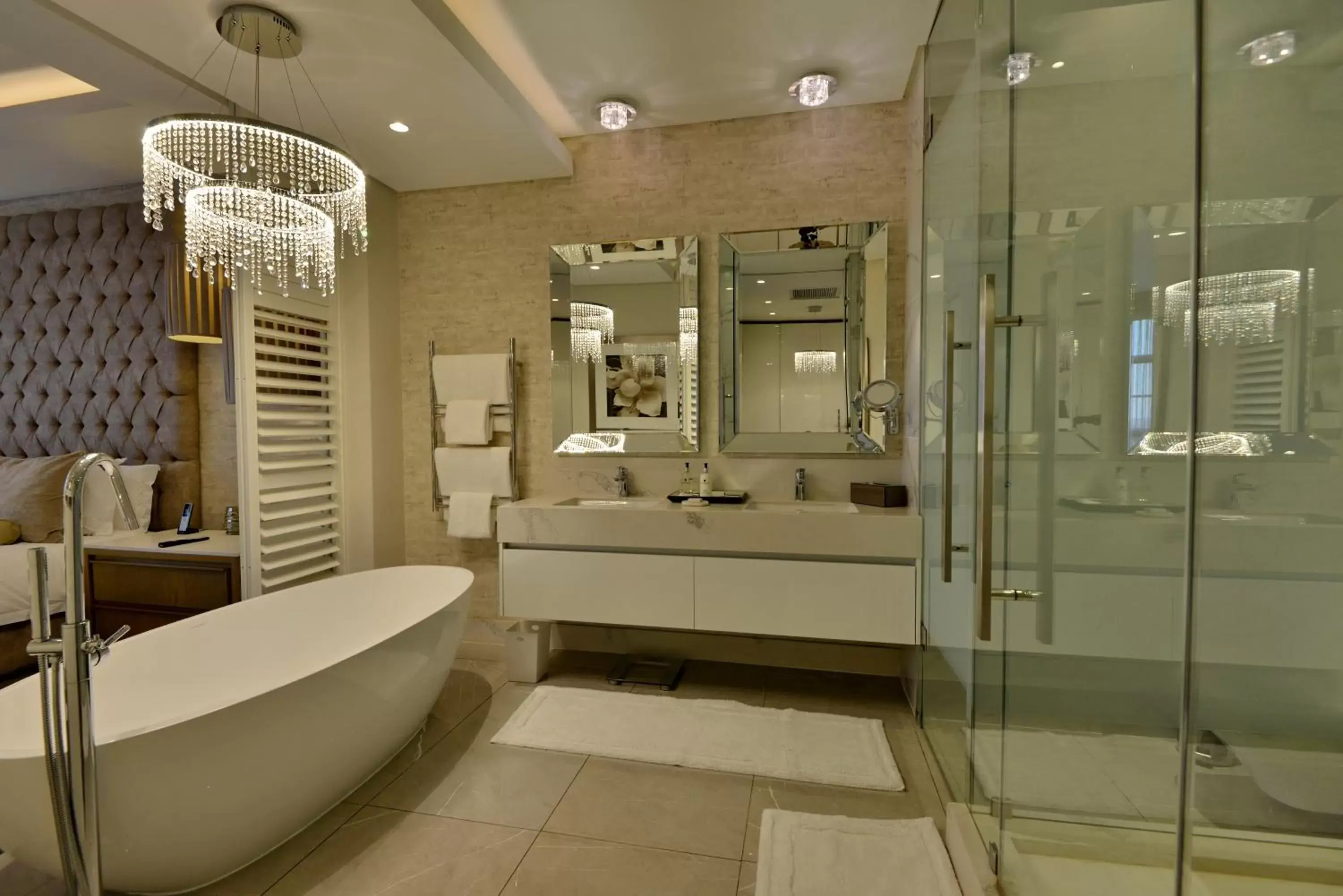 Shower, Bathroom in The Houghton Hotel, Spa, Wellness & Golf