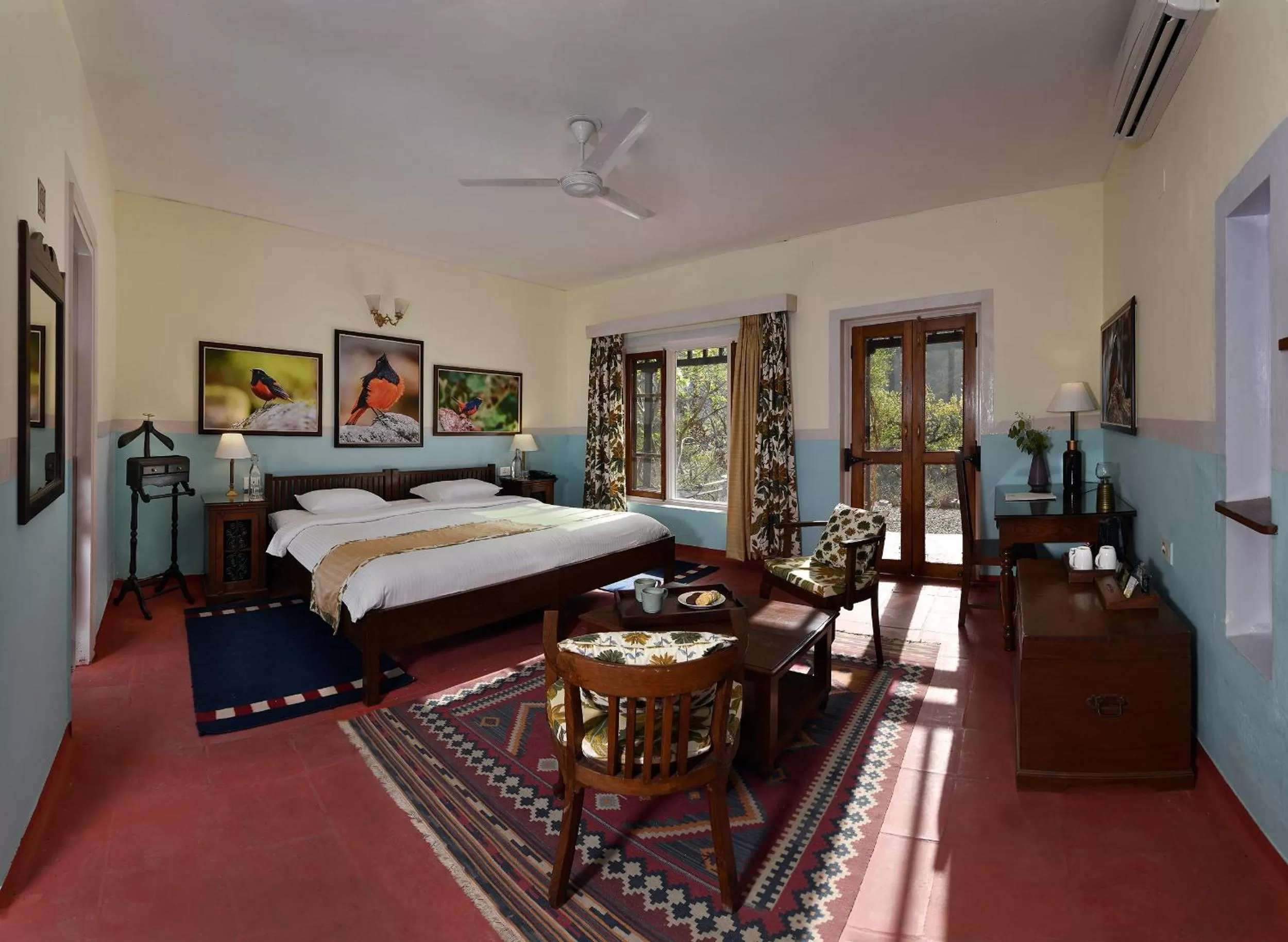 Bedroom, Bed in Neemrana's Glasshouse on the Ganges