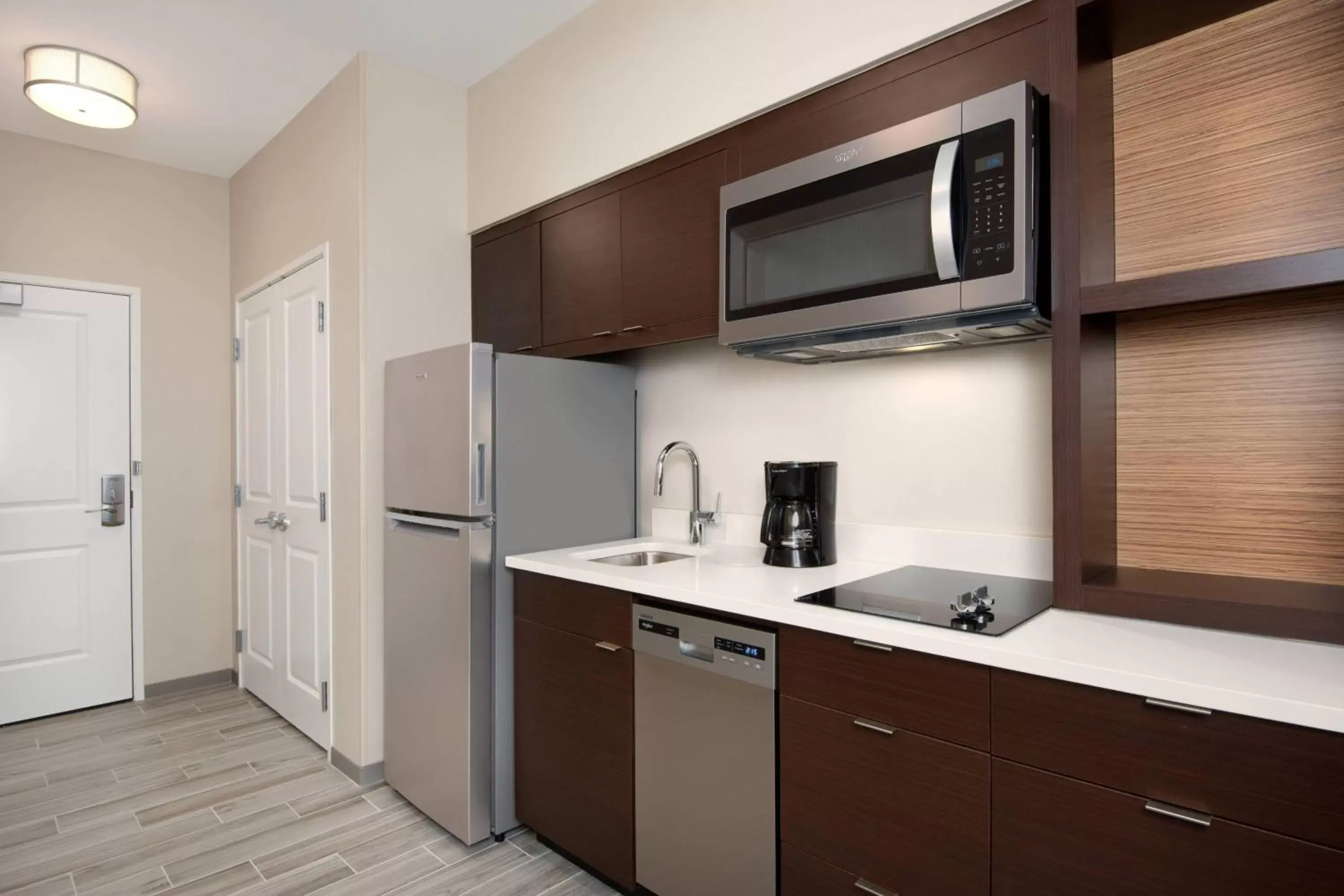 Kitchen or kitchenette, Kitchen/Kitchenette in TownePlace Suites by Marriott Niceville Eglin AFB Area