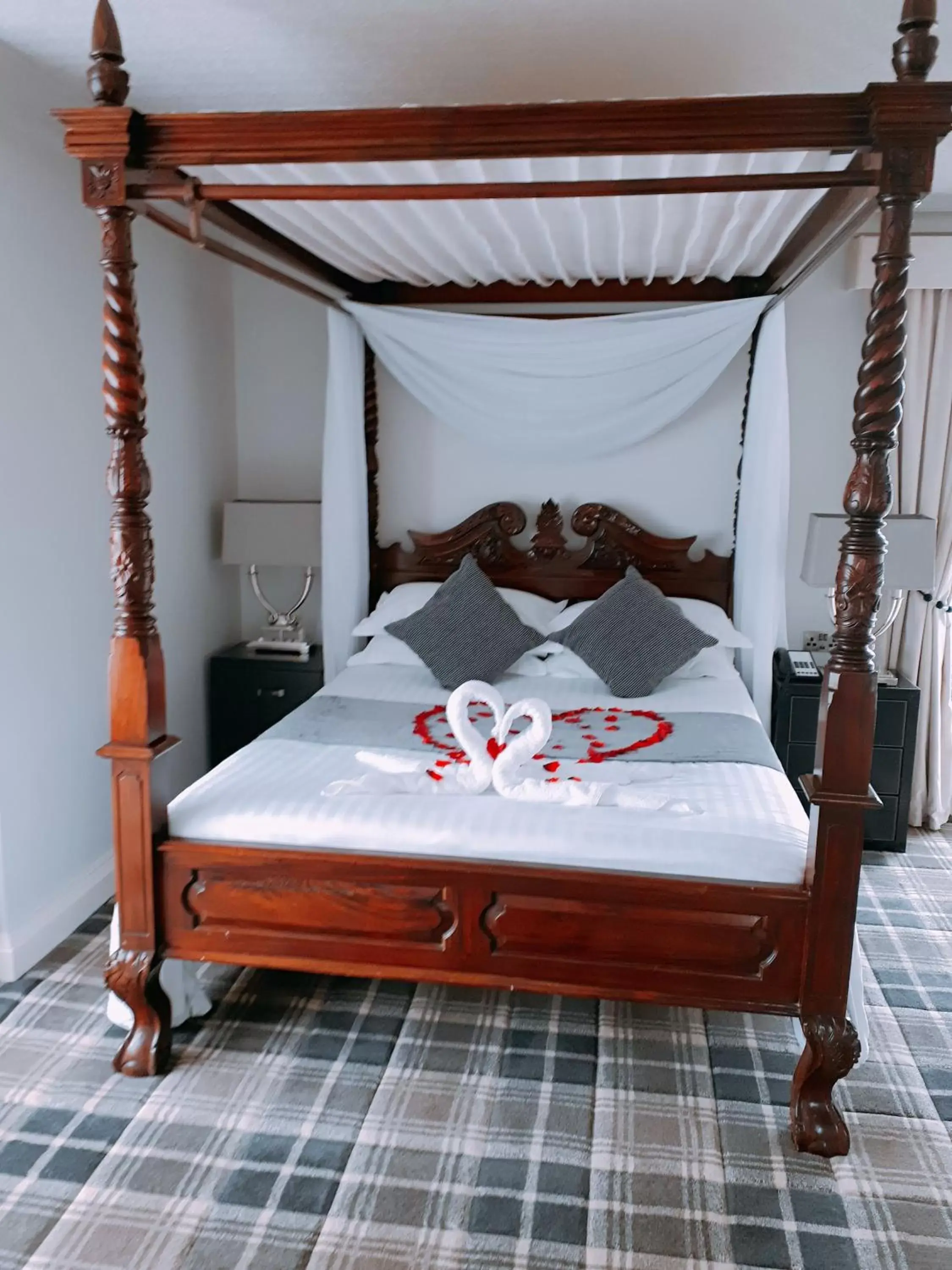 Bed in Treacys Oakwood Hotel, Shannon Bed in Treacys Oakwood Hotel, Shannon