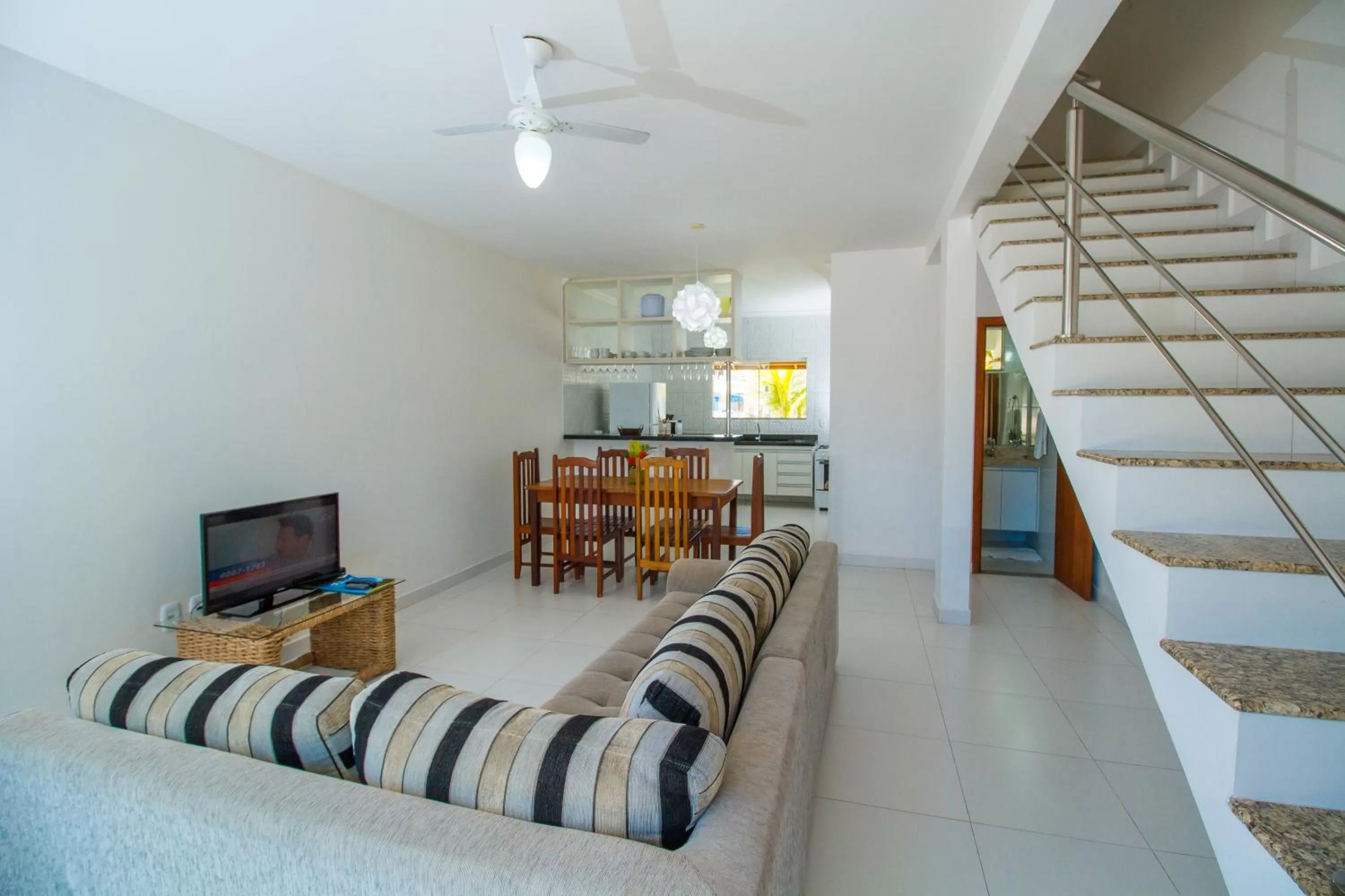 TV and multimedia in Porto Luar