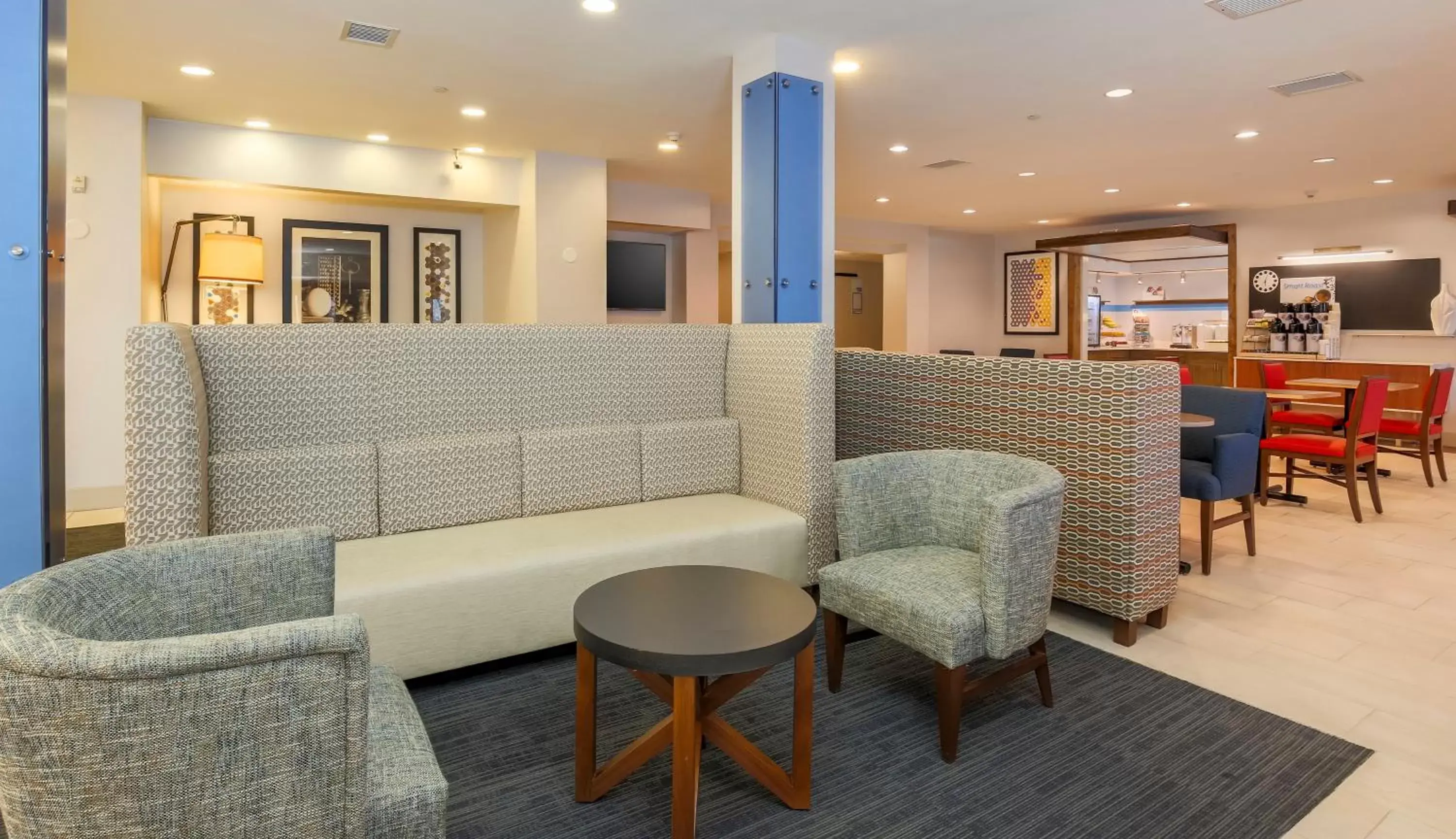 Property building, Lounge/Bar in Holiday Inn Express Las Vegas South, an IHG Hotel
