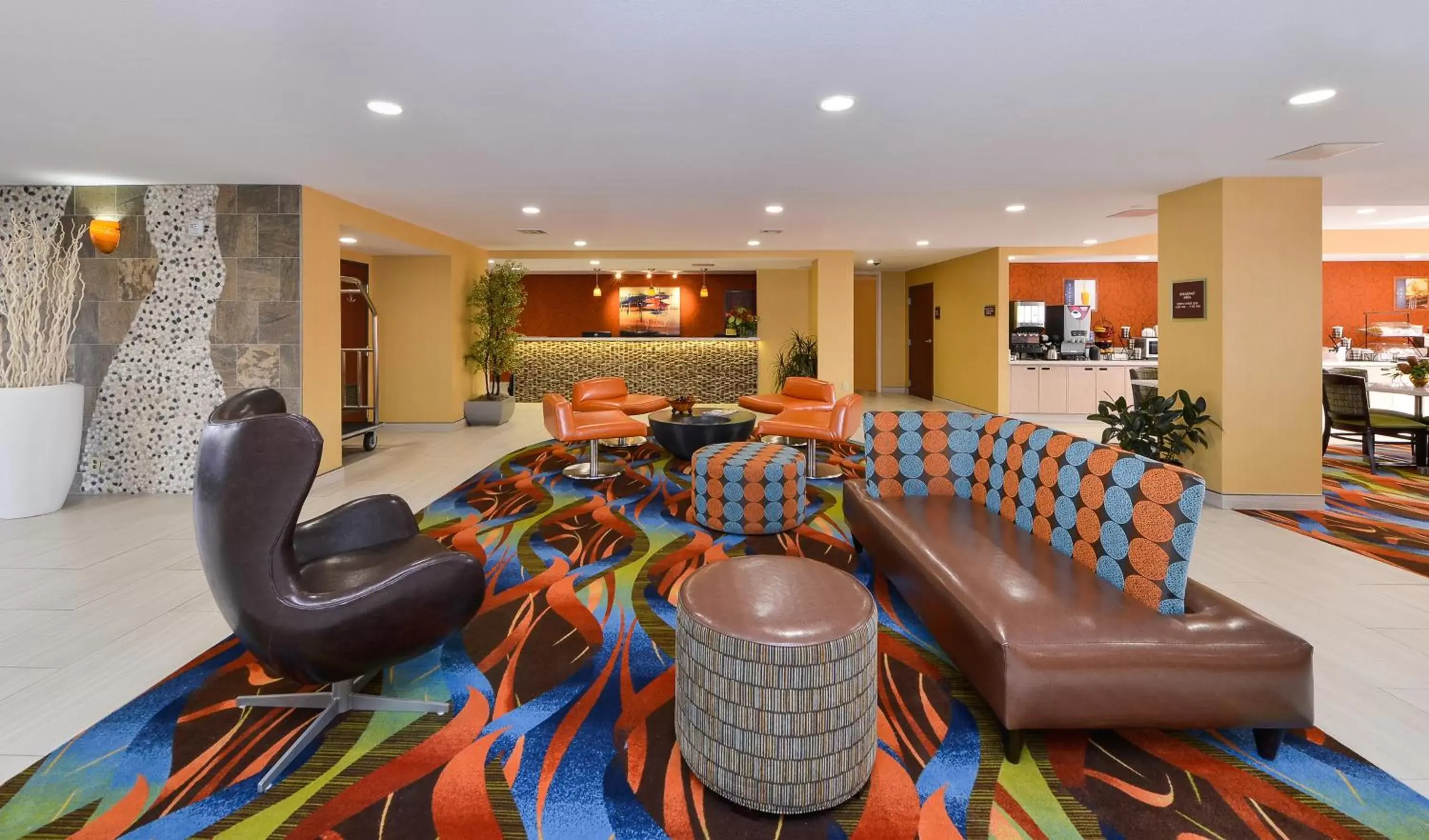 Lobby or reception, Lounge/Bar in Best Western Plus Fresno Airport Hotel