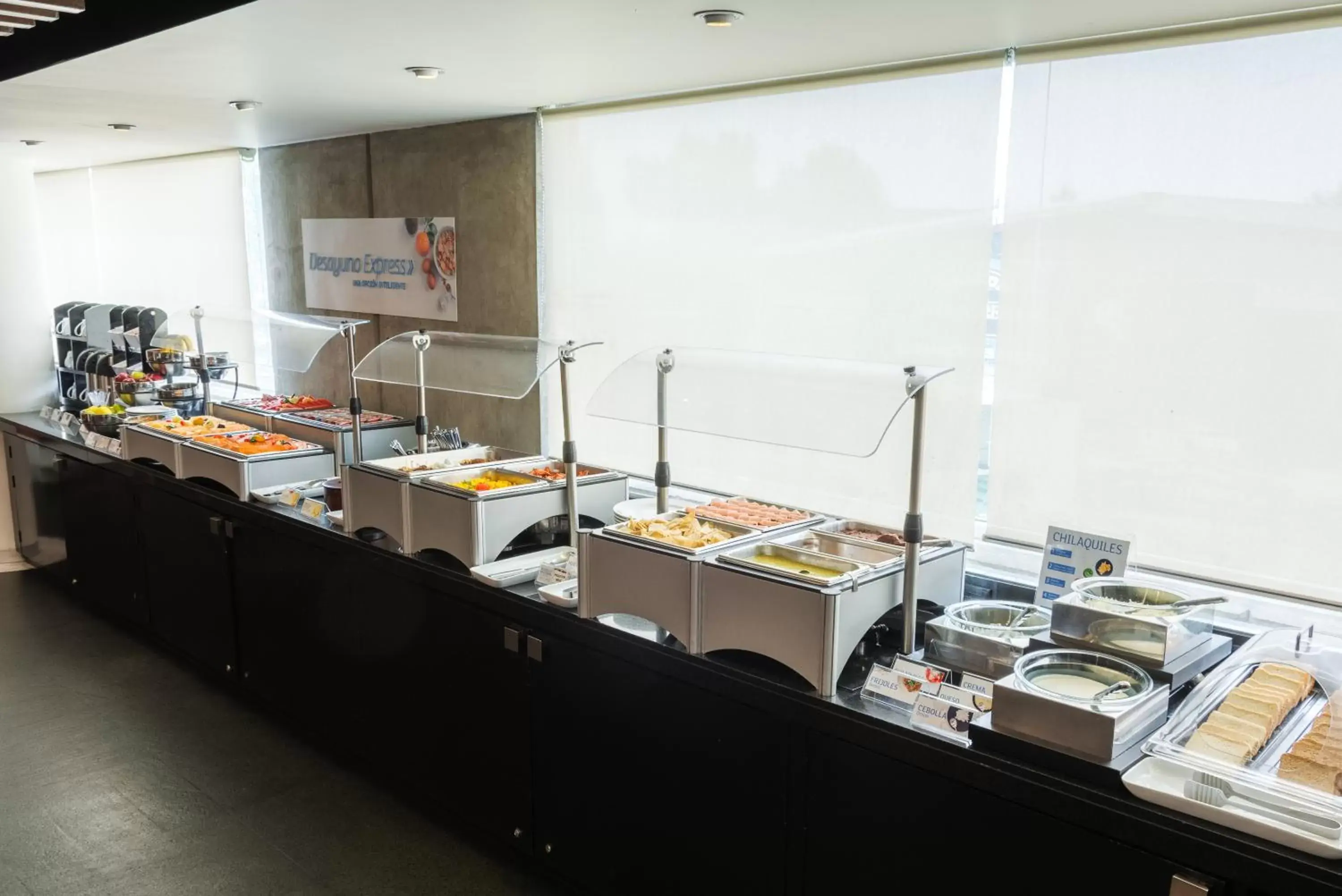 Restaurant/Places to Eat in Holiday Inn Express Toluca Galerias Metepec, an IHG Hotel