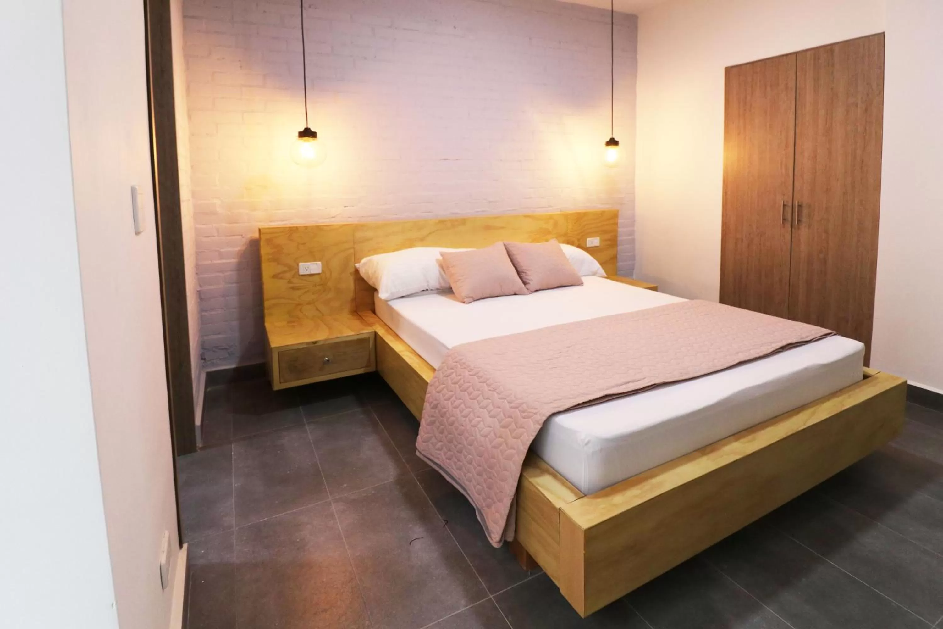 Bed in 554 Apartments