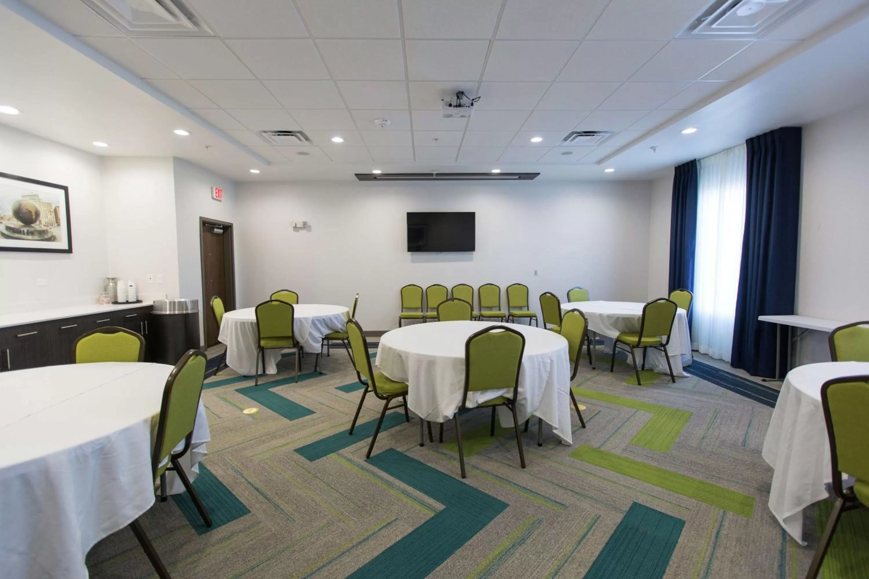 Meeting/conference room in Hampton Inn & Suites Stroud