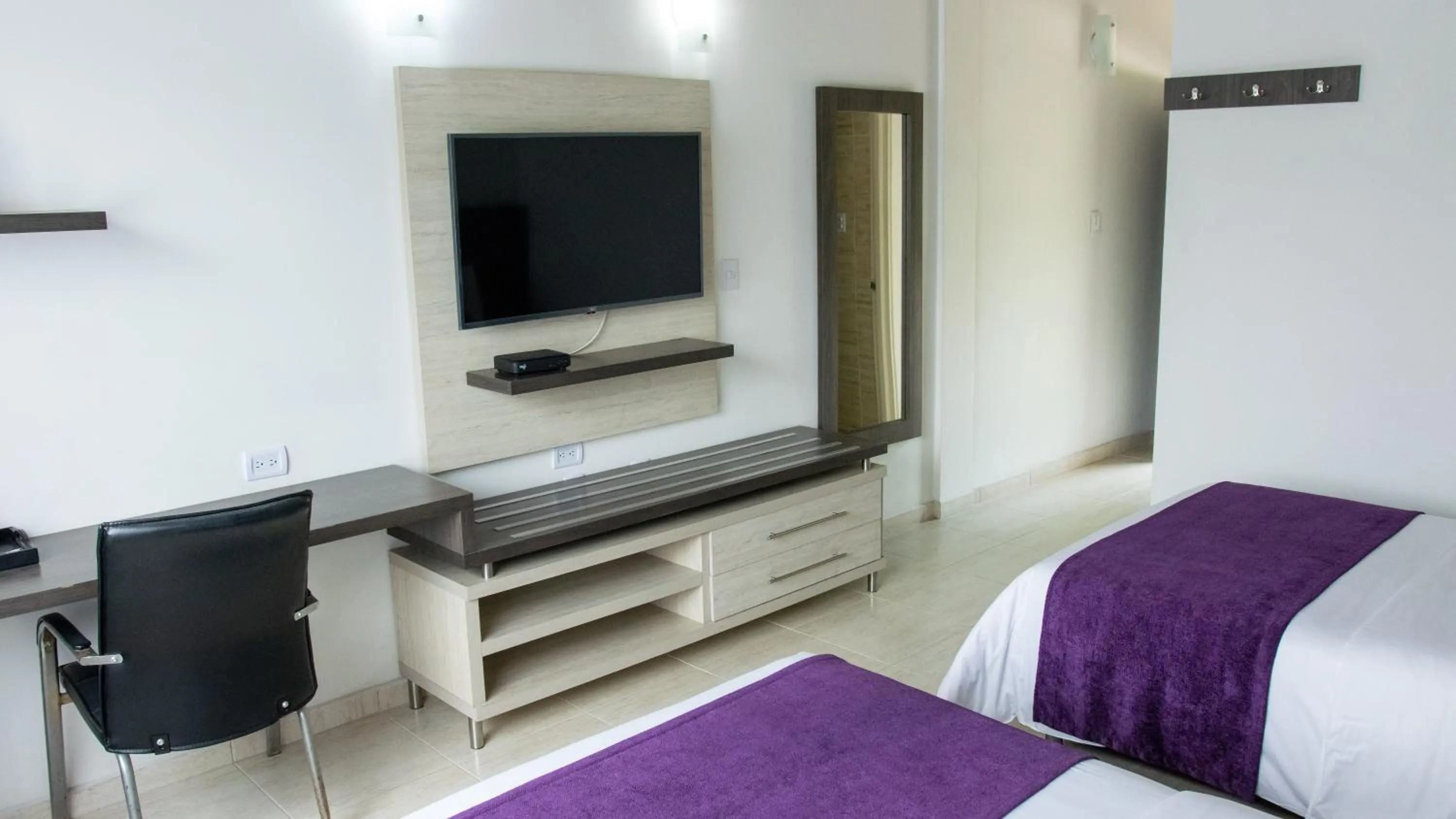 TV and multimedia, Bed in Hotel San Juan Internacional