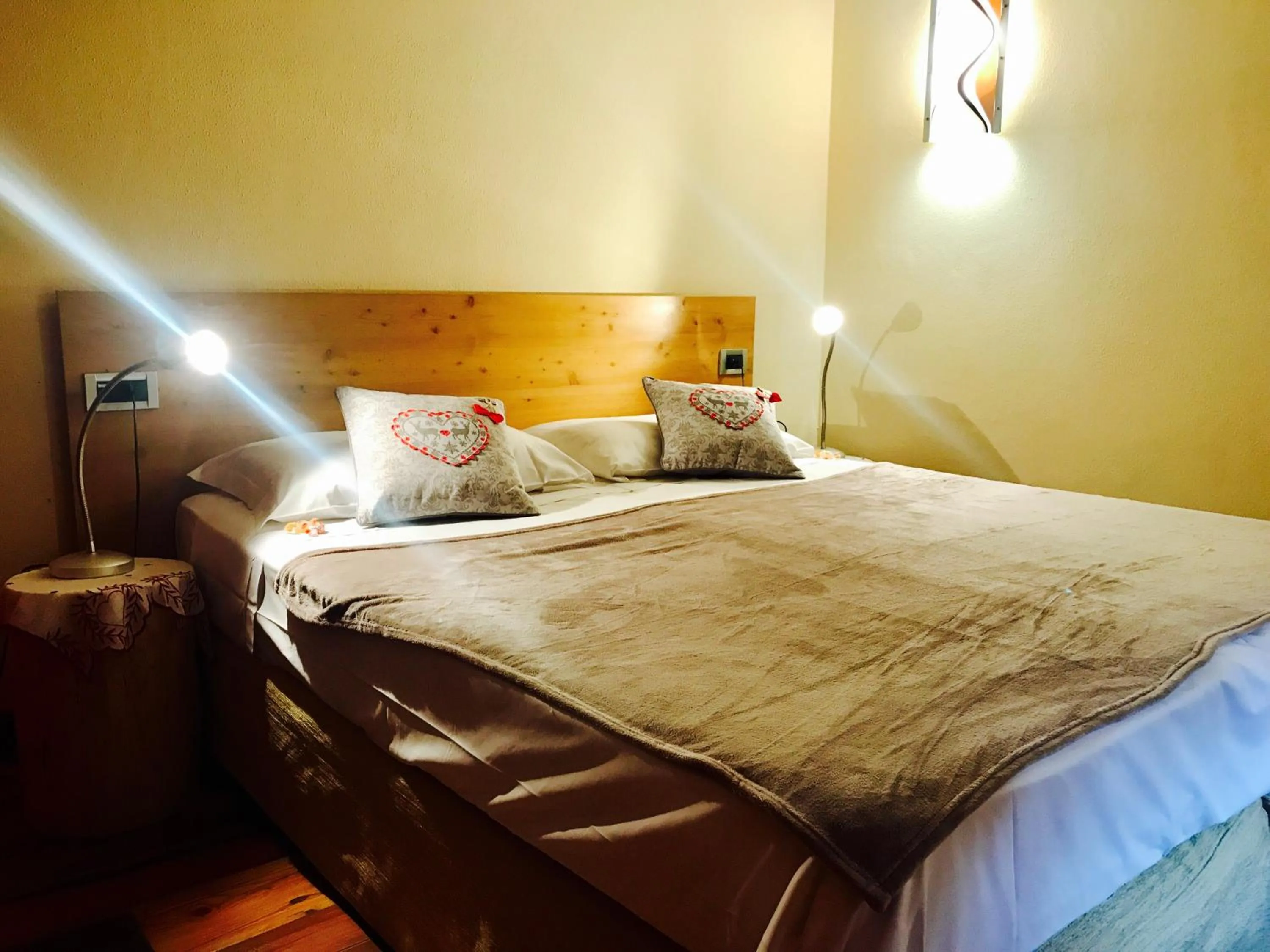 Bed in Shatush Hotel