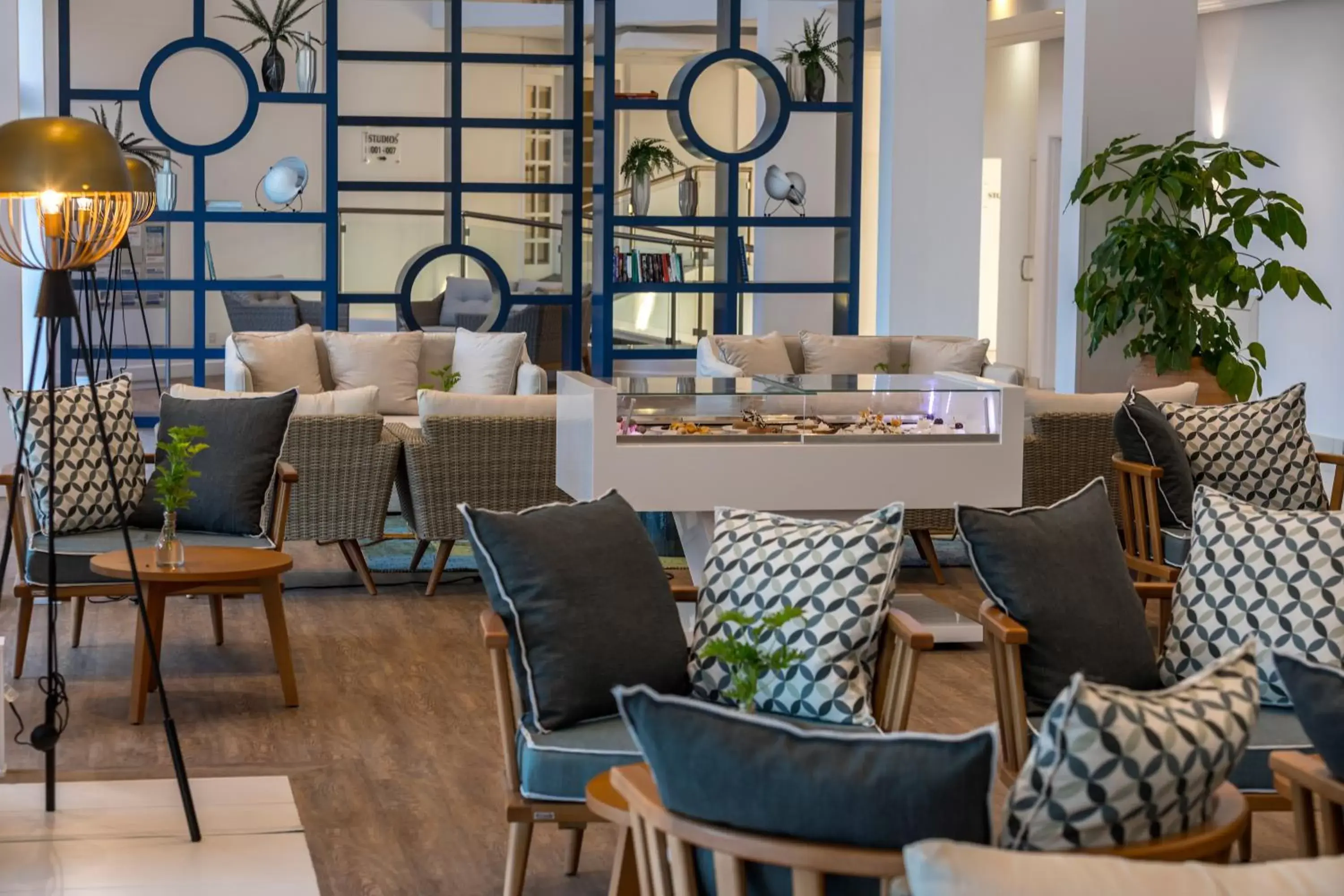 Lobby or reception, Restaurant/Places to Eat in Leonardo Plaza Cypria Maris Beach Hotel & Spa
