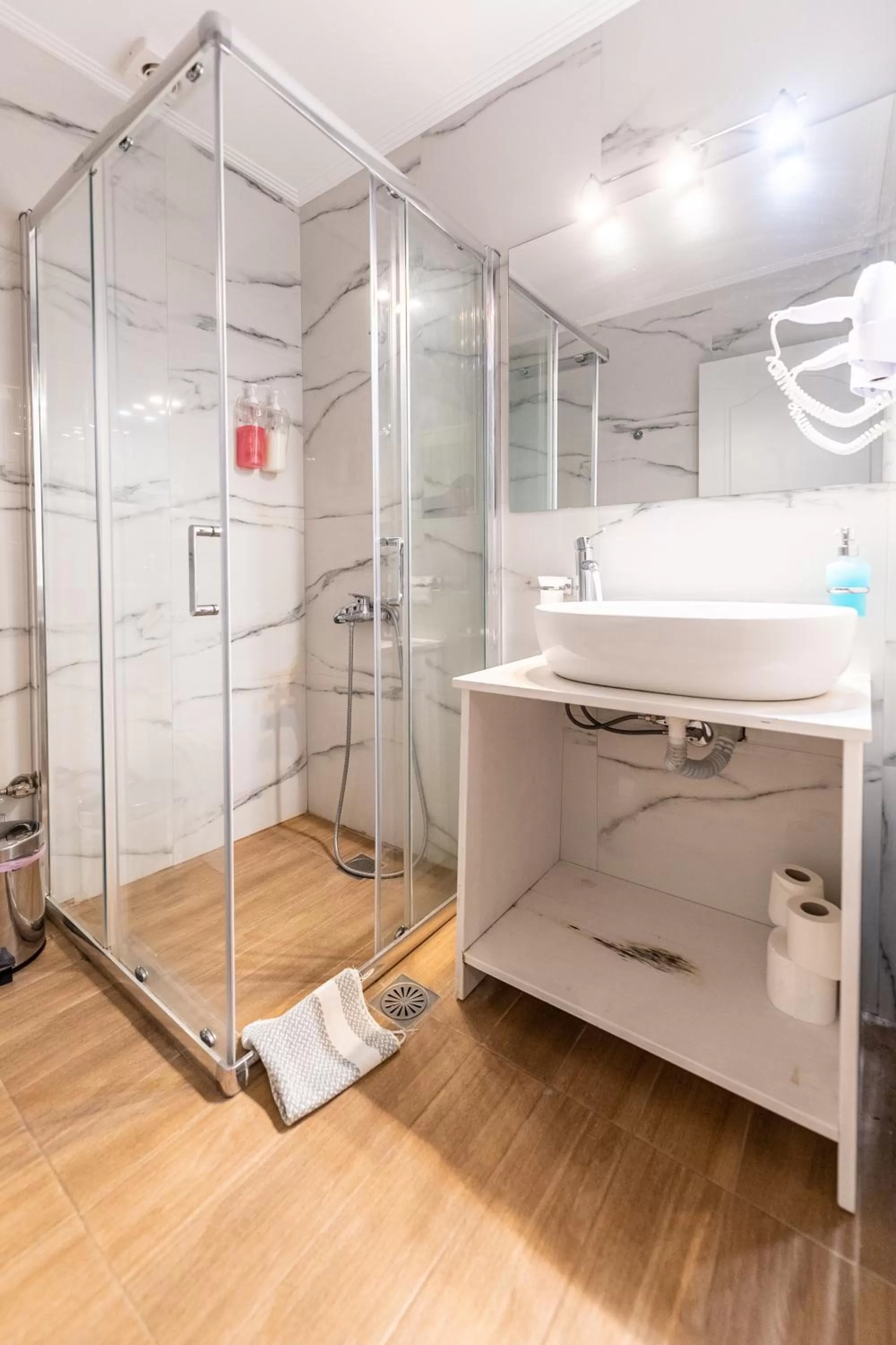 Shower in Apartments Tina FREE transfer from-to the airport