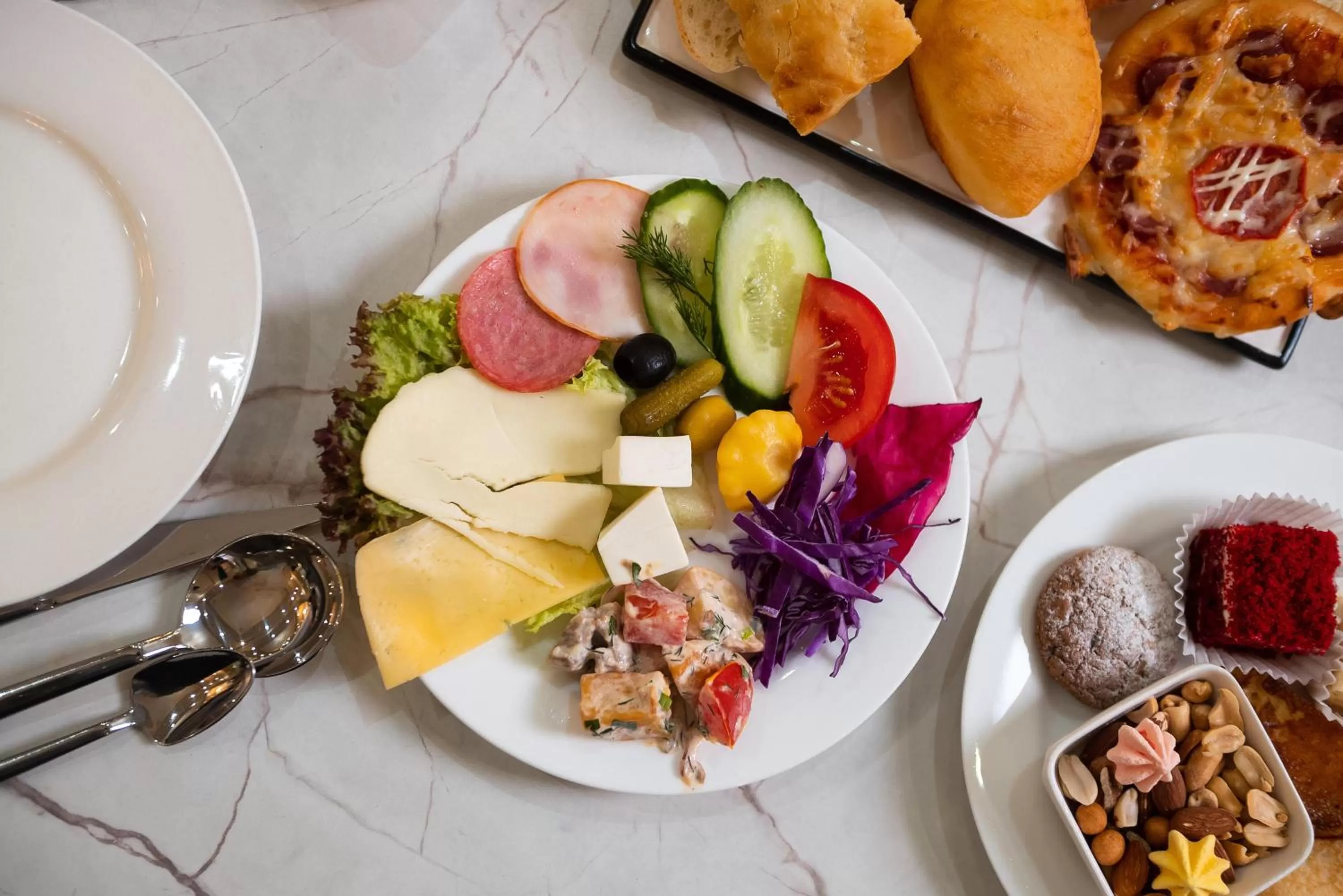 Food in Tauke Khan Plaza