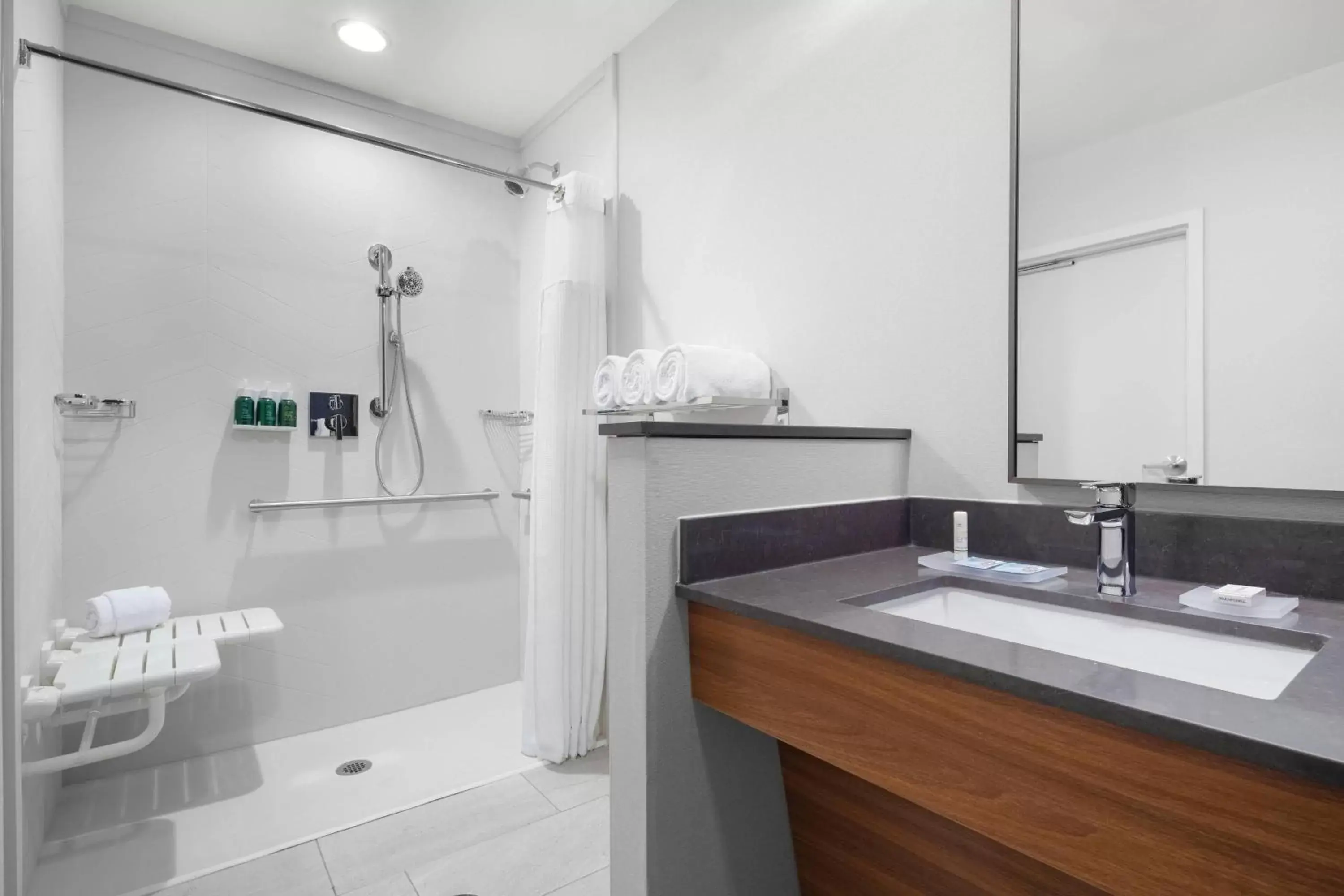 Bathroom in Fairfield Inn & Suites by Marriott Kenosha Pleasant Prairie