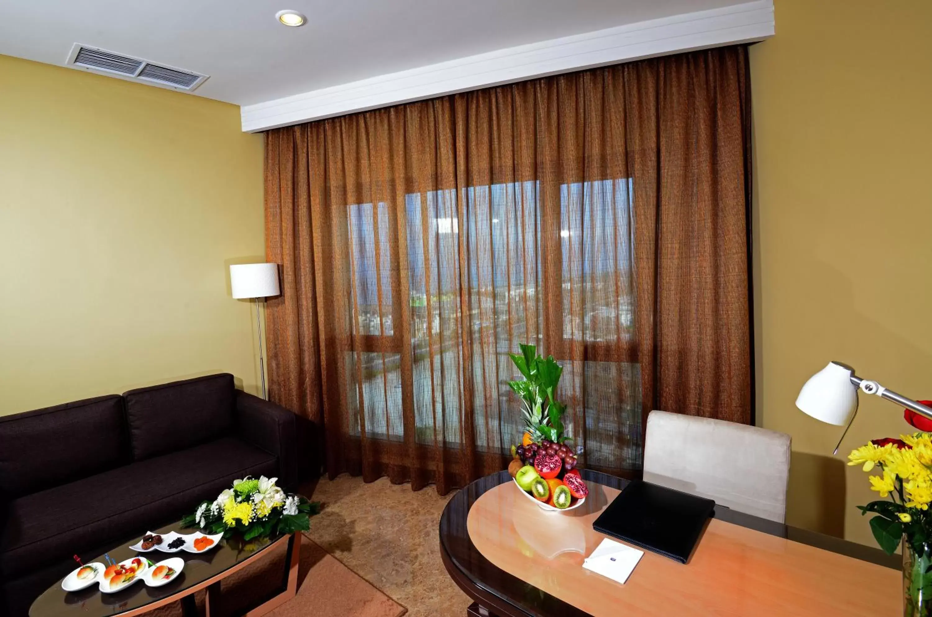 Living room, Seating Area in Best Western Plus Mahboula