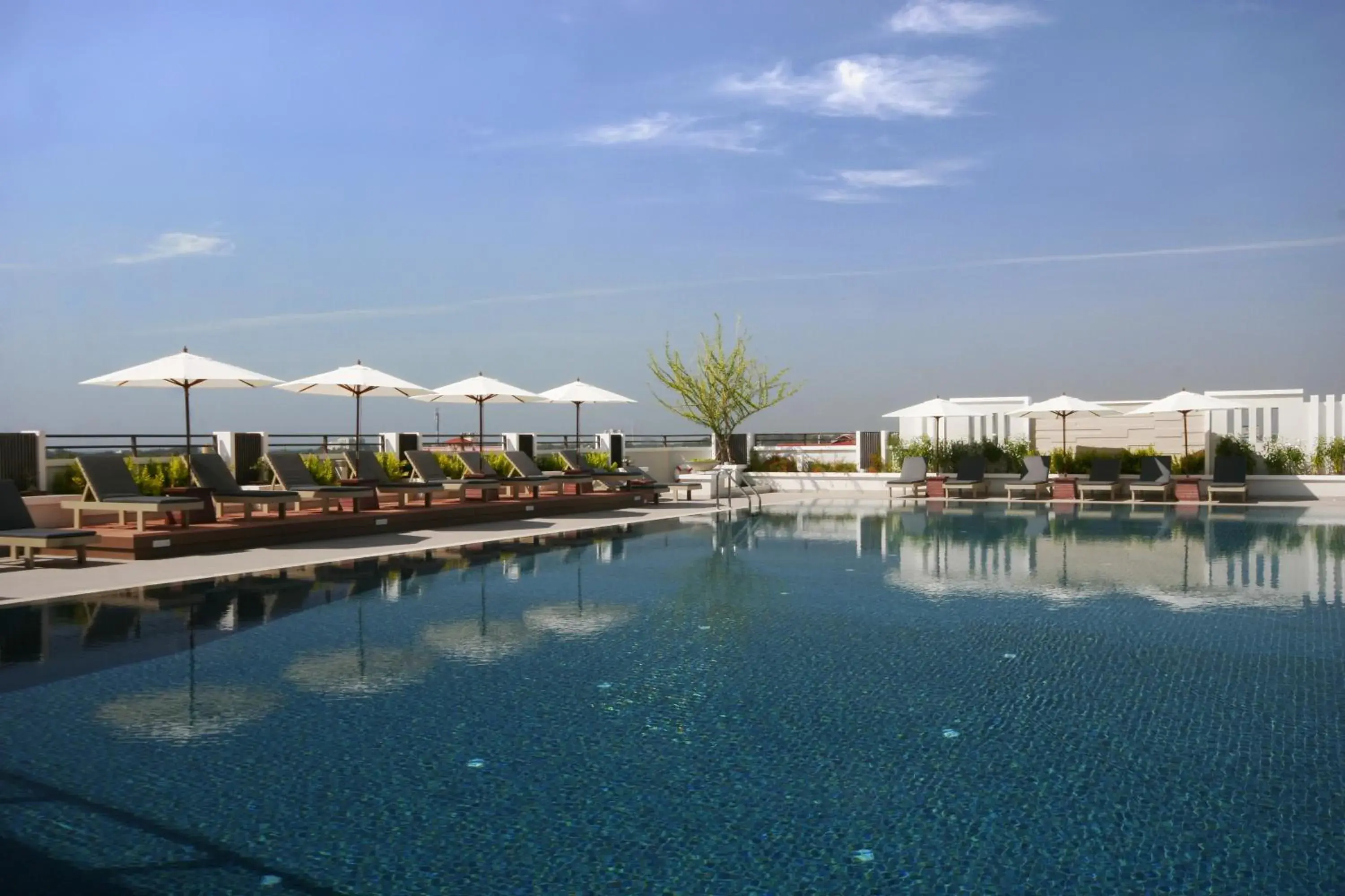 Swimming Pool in Kameo Grand Hotel & Serviced Apartment, Rayong