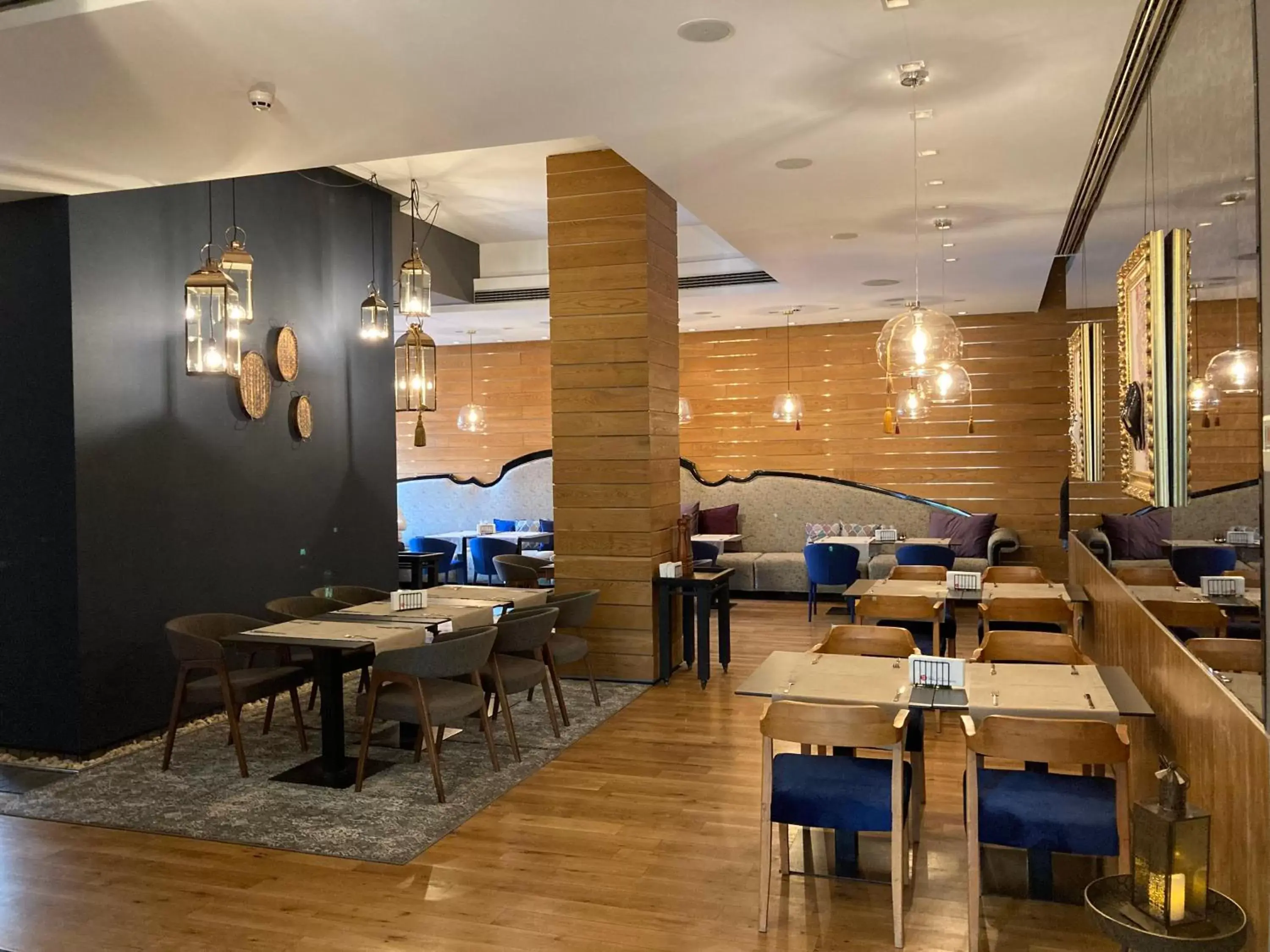 Restaurant/places to eat in Graffit Gallery Design Hotel Restaurant/places to eat in Graffit Gallery Design Hotel