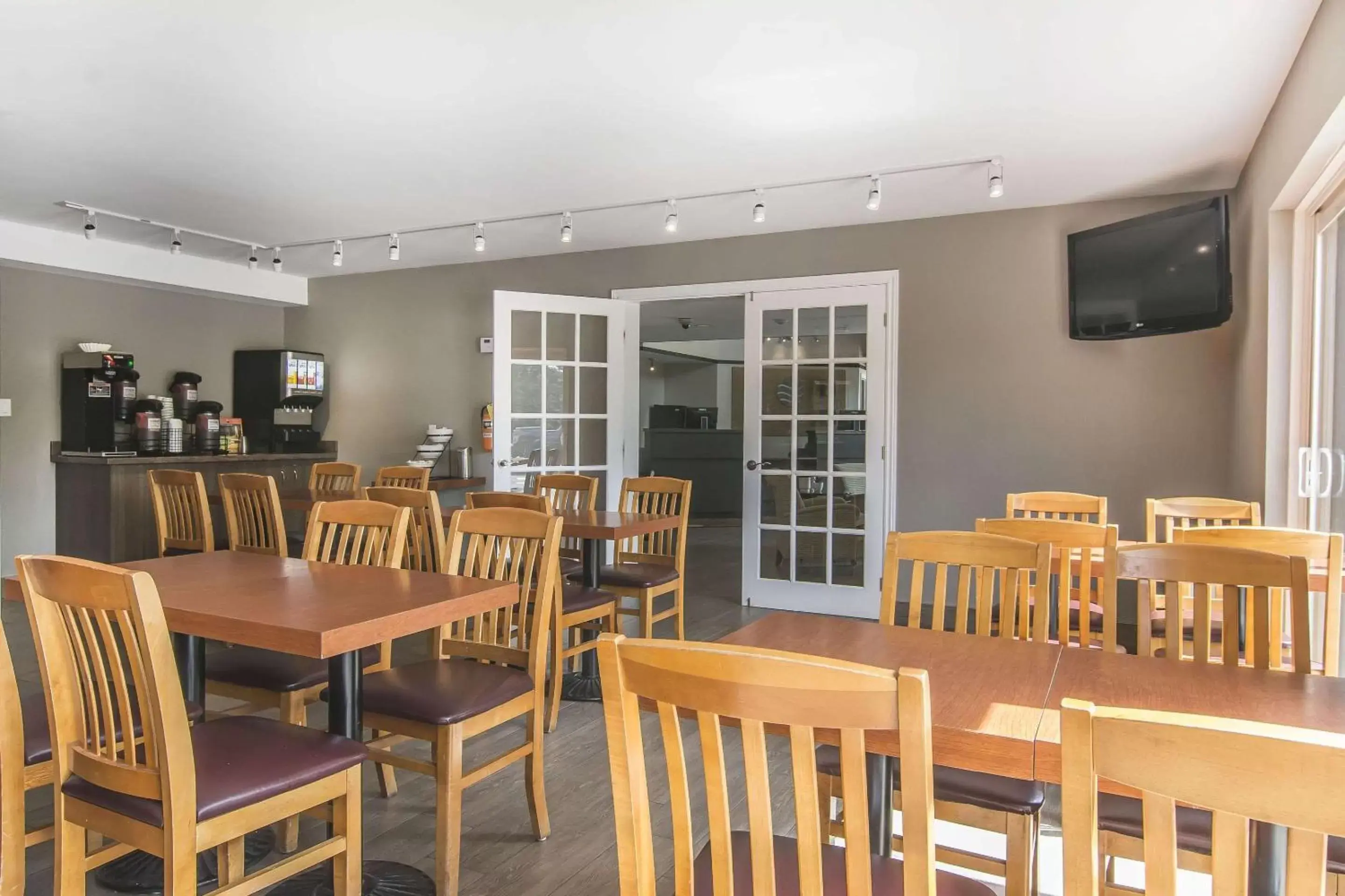 Restaurant/places to eat in Comfort Inn Restaurant/places to eat in Comfort Inn