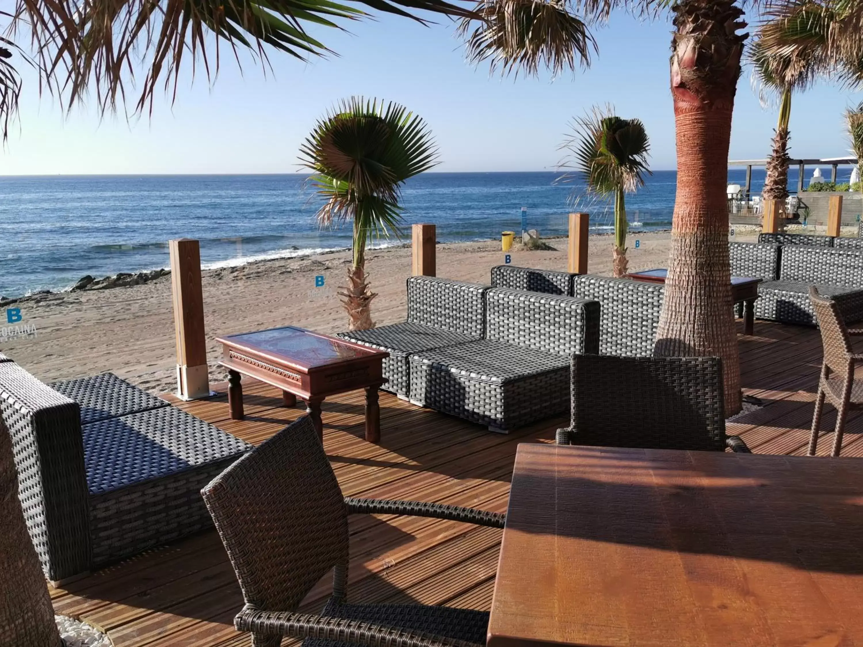 Restaurant/places to eat, Beach in Hotel Puntazo II