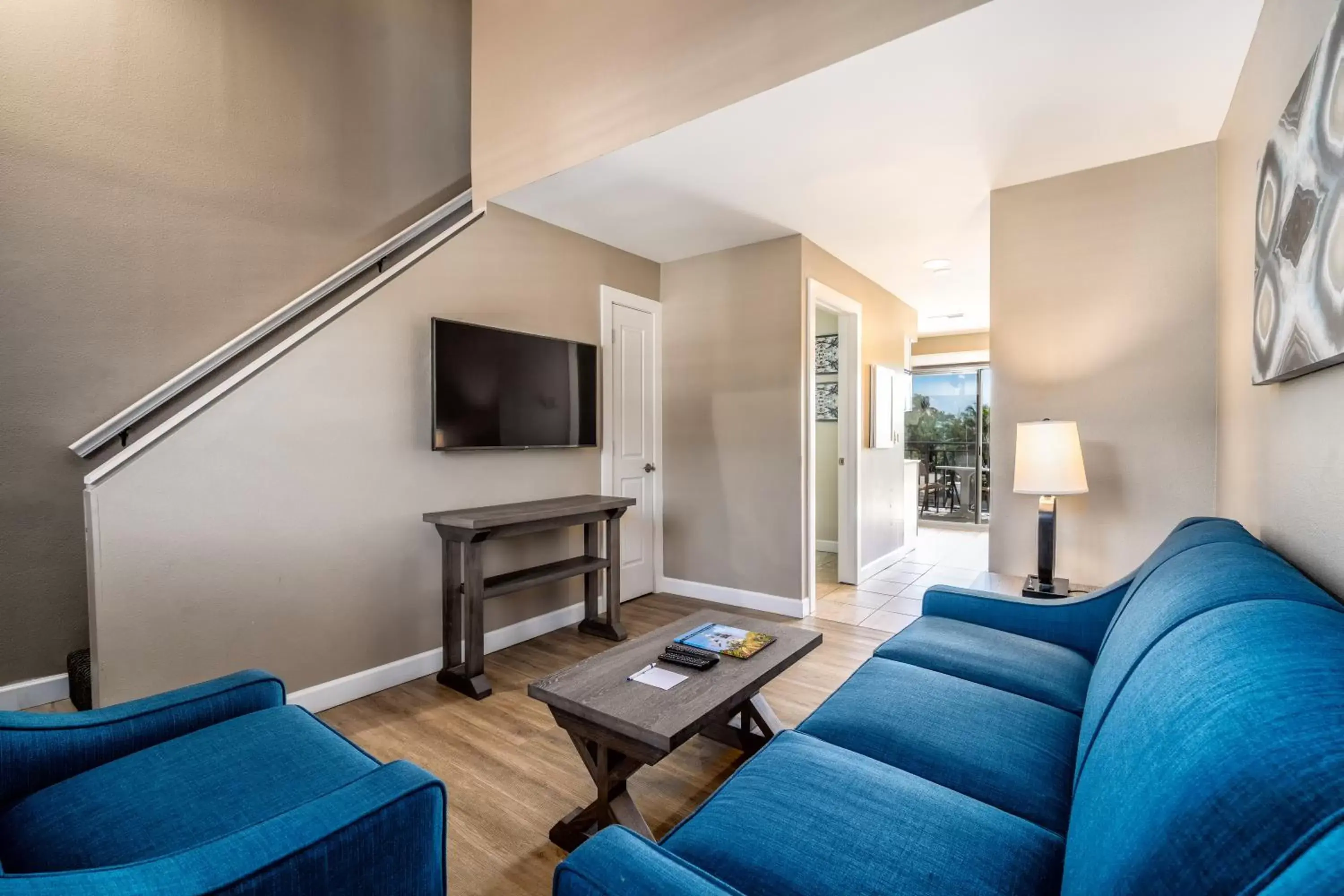 Living room, Seating Area in Waterside Suites and Marina