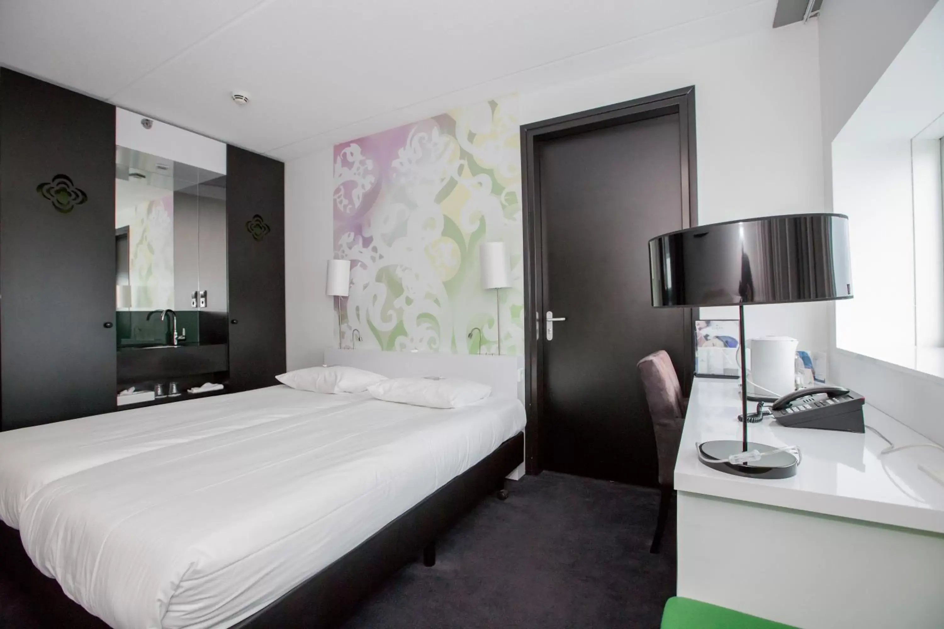 Bedroom, Bed in Tulip Inn Eindhoven Airport