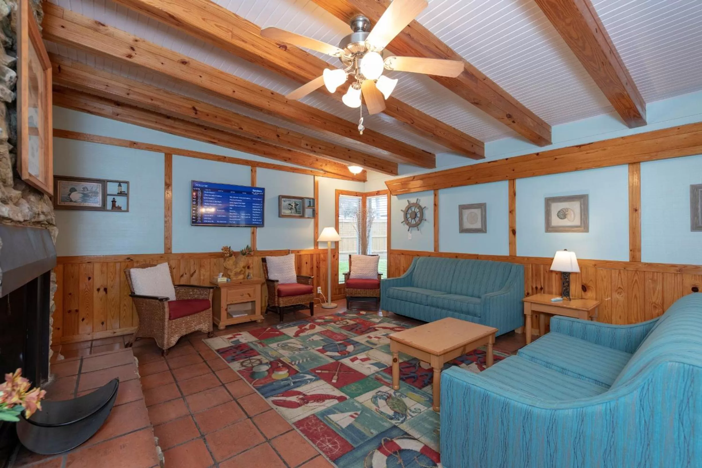 TV and multimedia in D&R Pelican Bay Resort