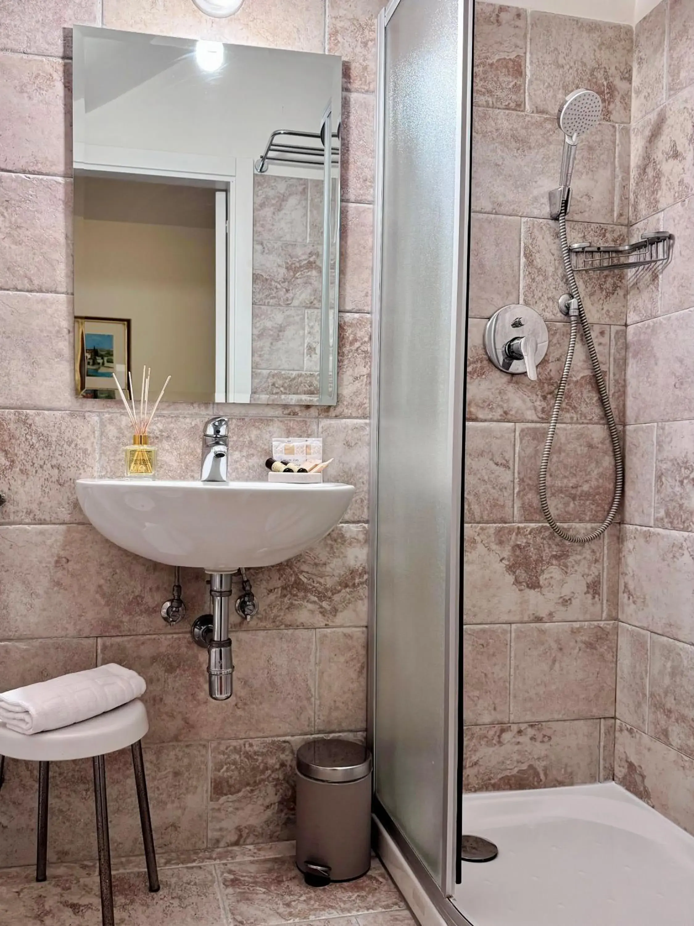 Shower, Bathroom in Hotel Relais Il Cestello