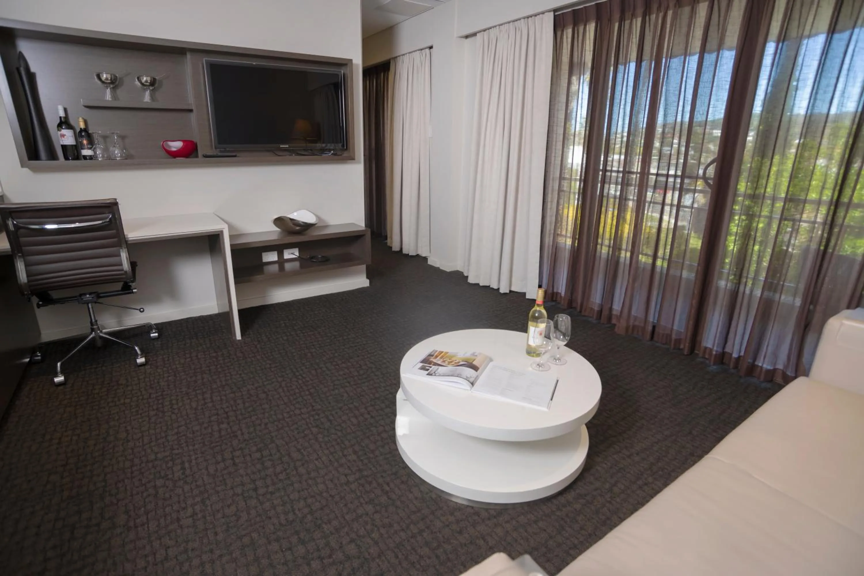 TV and multimedia in Dog Rock Motel