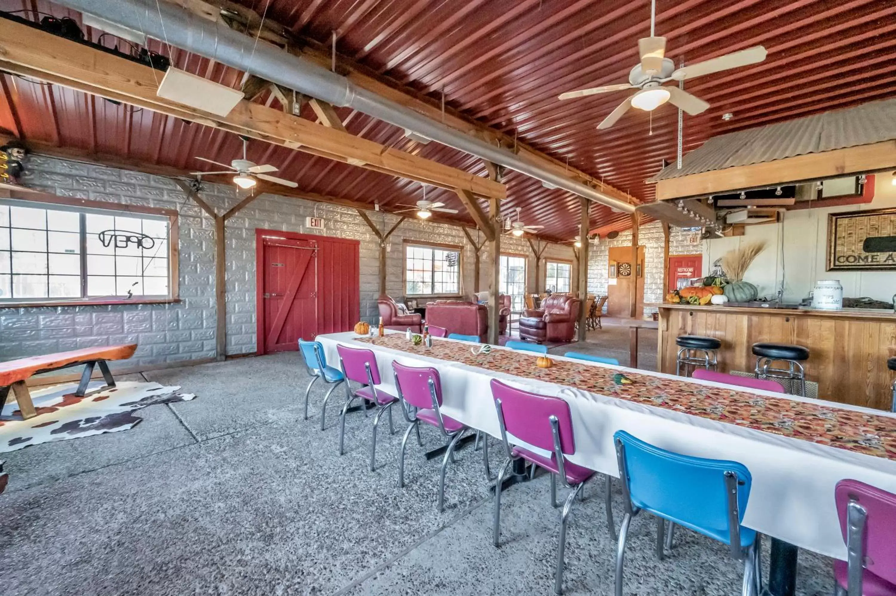 Queen Room in Full Moon Inn Queen Room in Full Moon Inn