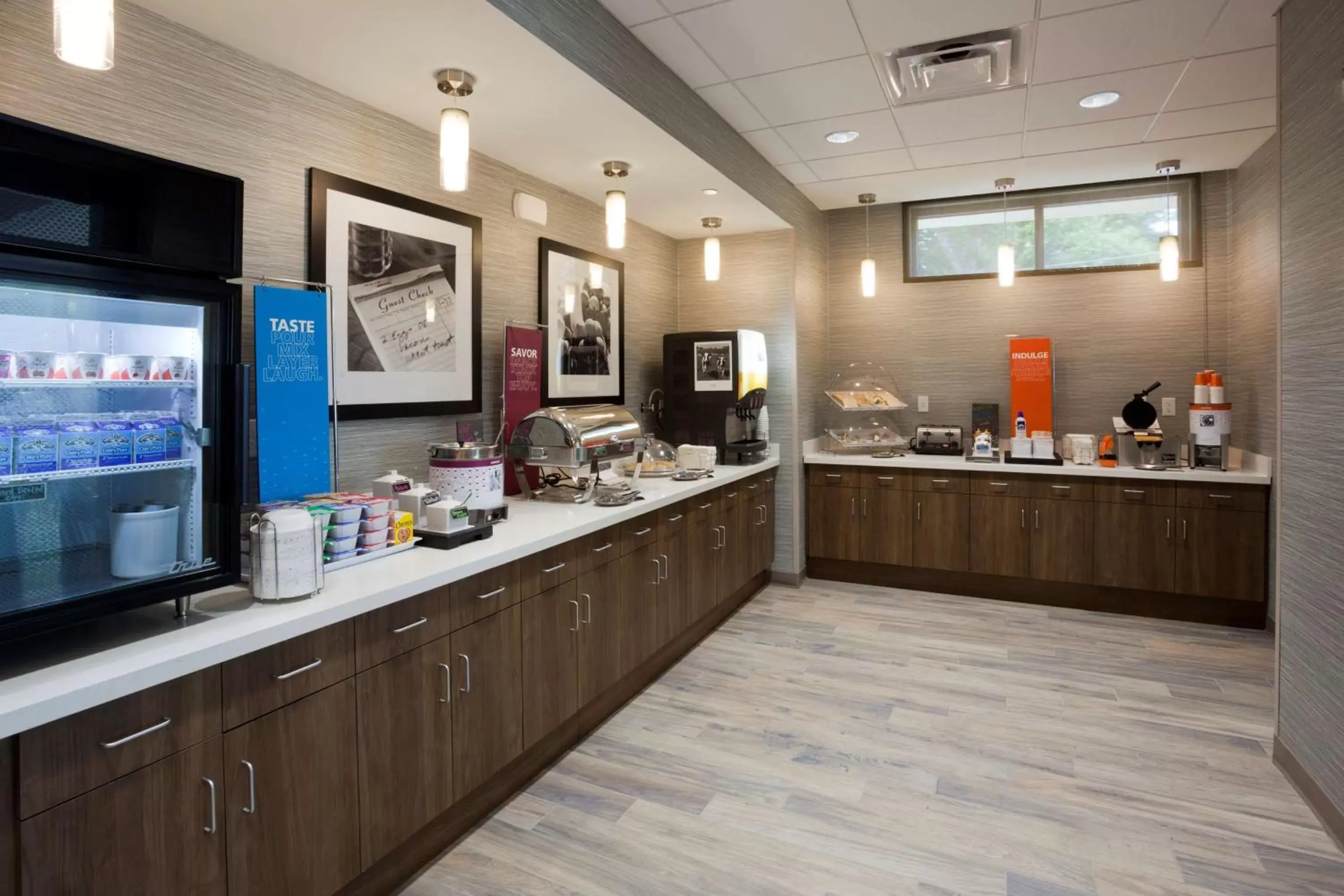 Dining area, Restaurant/Places to Eat in Hampton Inn Spicer Green Lake, MN