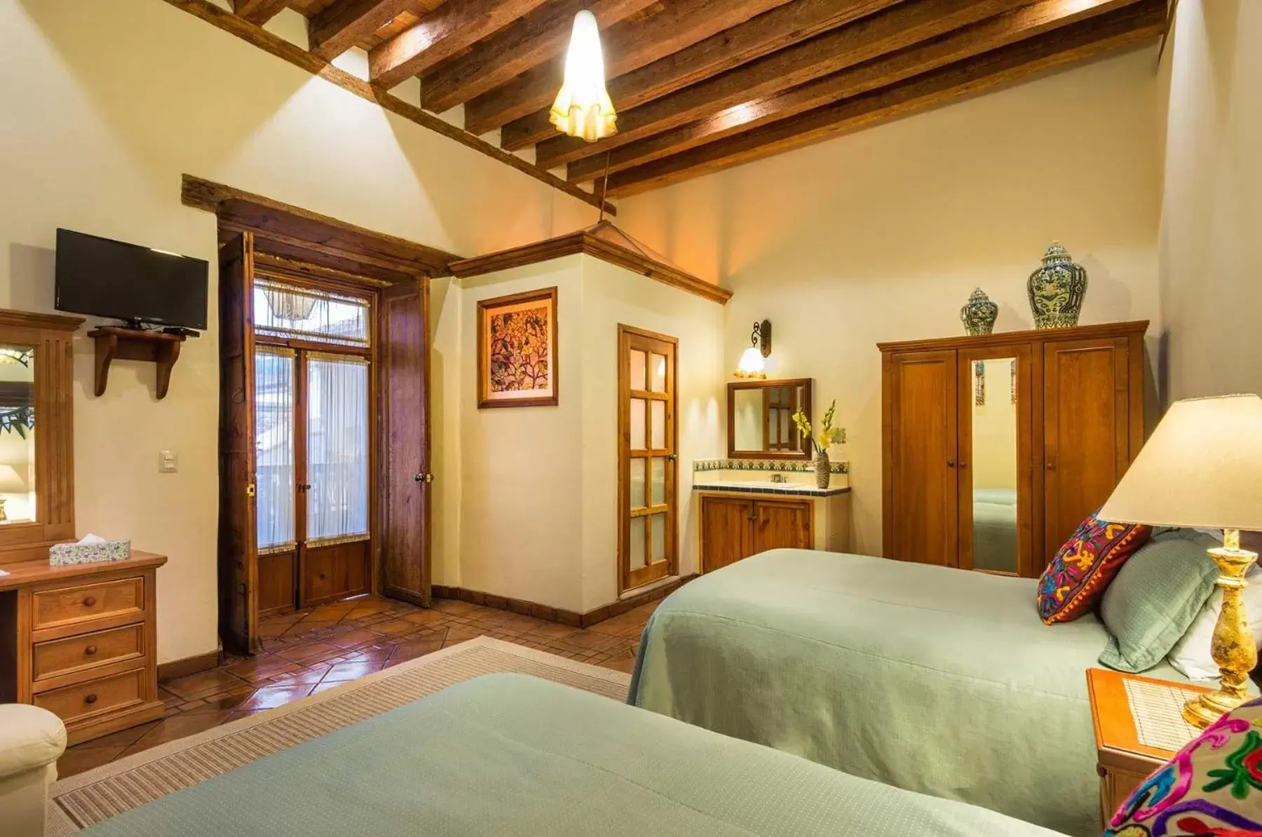 TV and multimedia, Bed in Hotel Casa del Naranjo