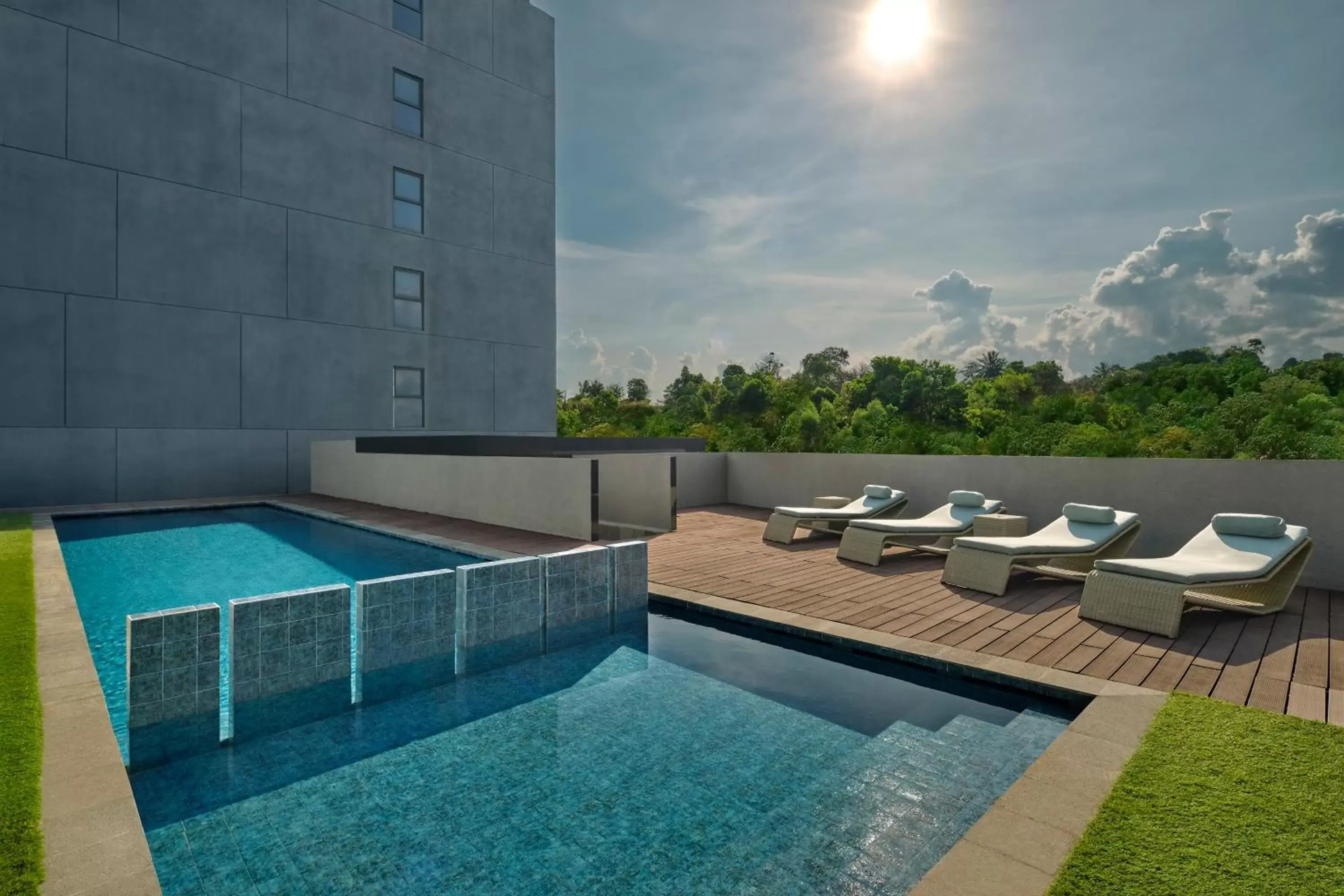 Swimming Pool in Four Points by Sheraton Balikpapan