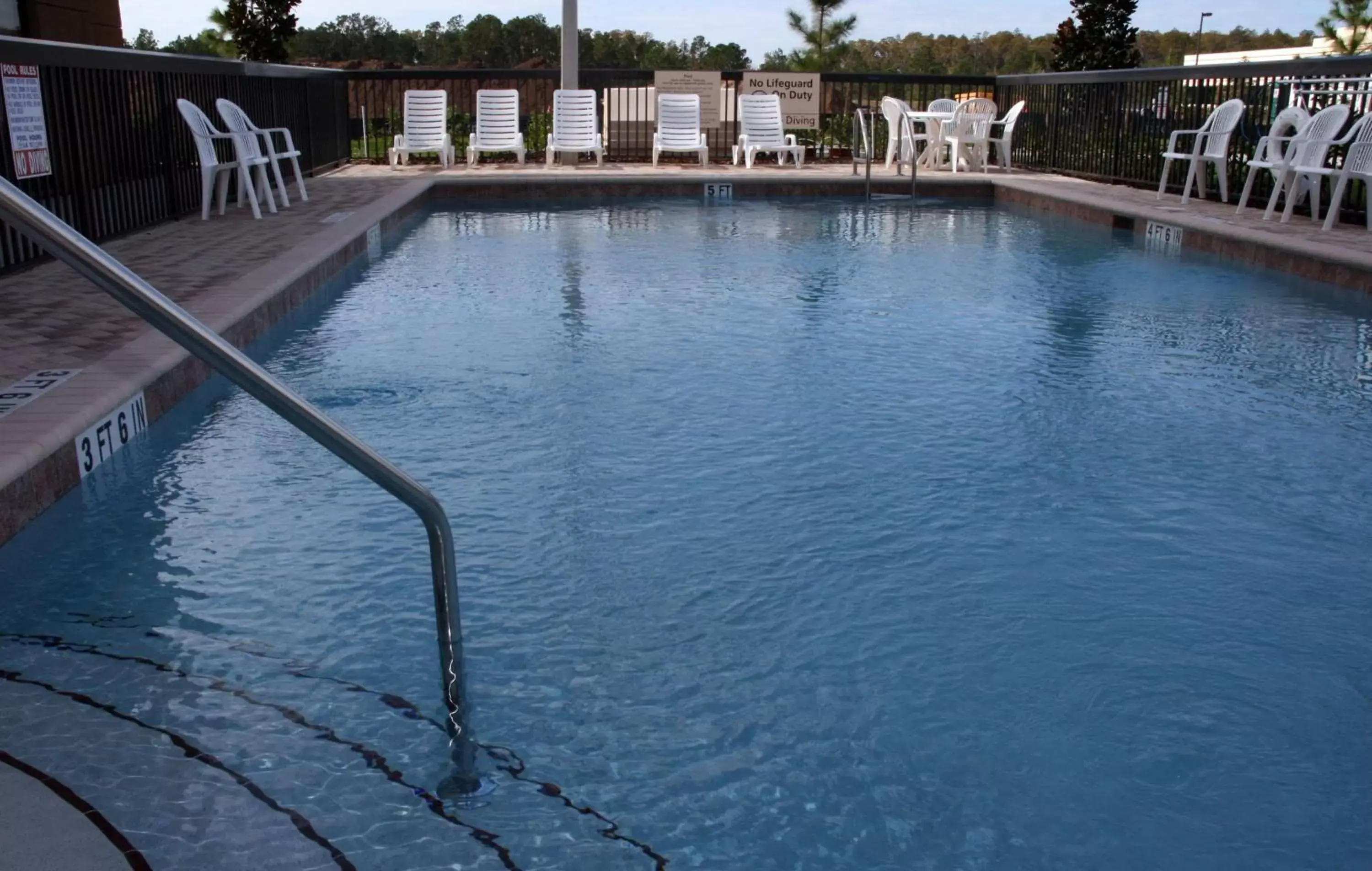 Property building, Swimming Pool in Hampton Inn & Suites Orlando-John Young Parkway/South Park