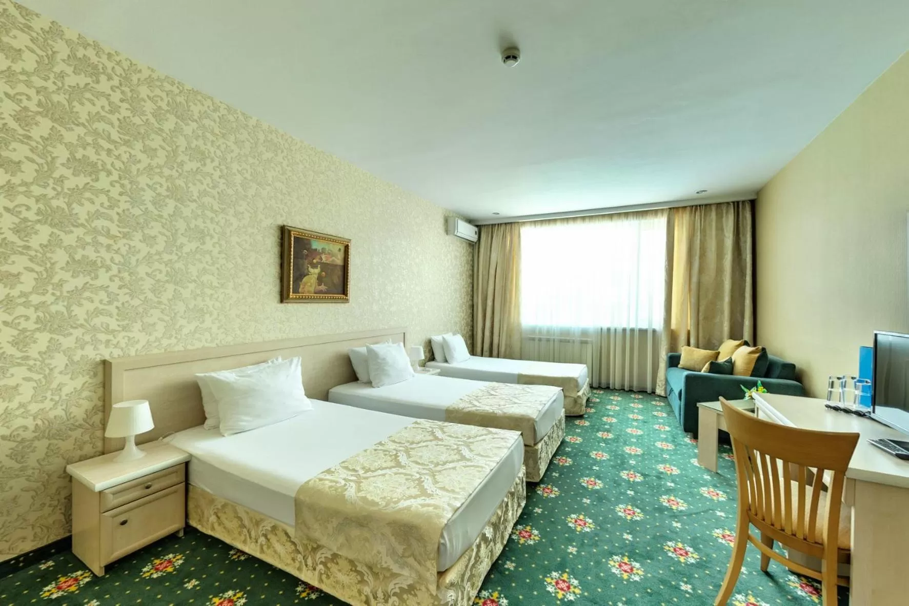 Bed in Hotel Montecito