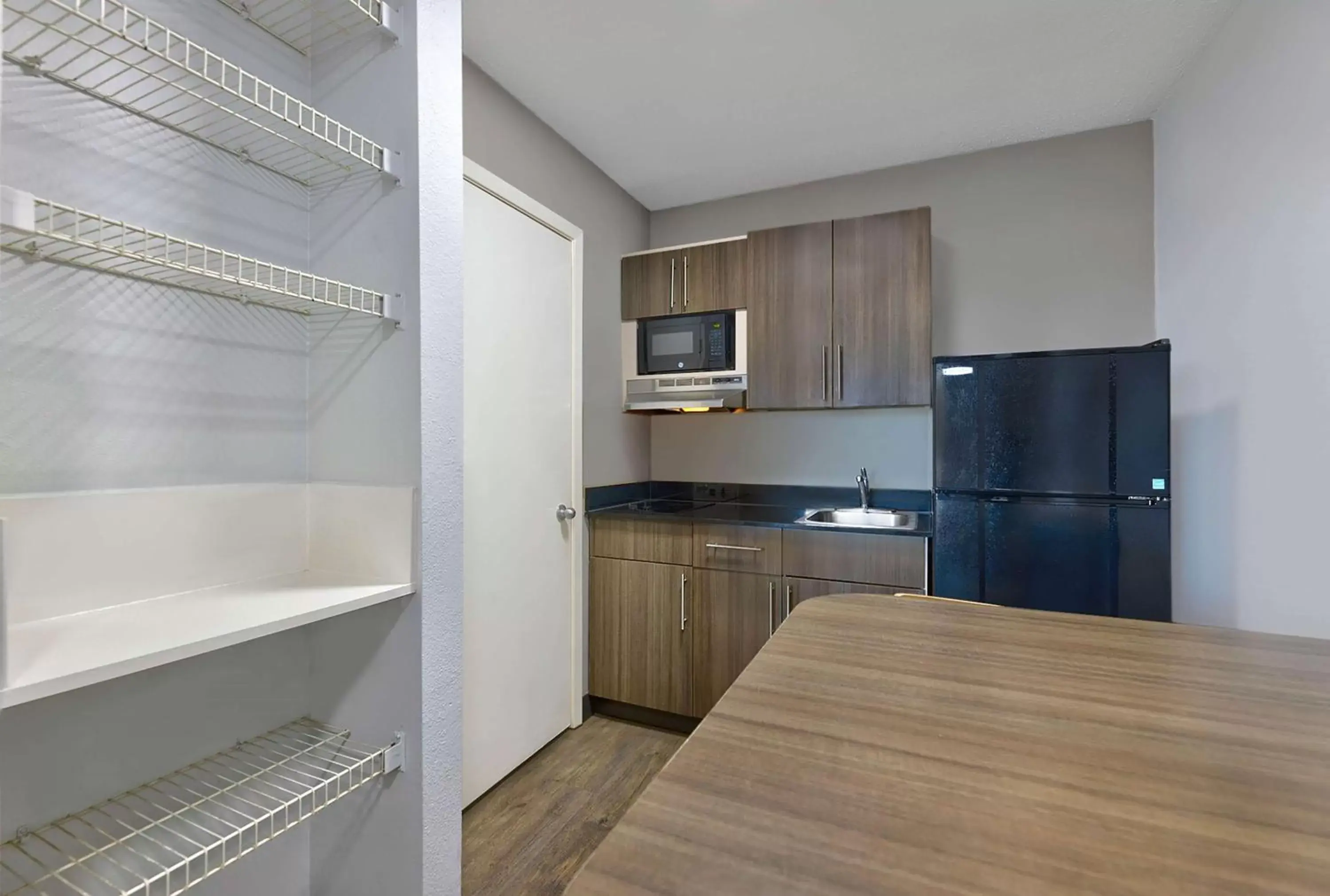 Kitchen or kitchenette in Studio 6-North Richland Hills, TX - Fort Worth Kitchen or kitchenette in Studio 6-North Richland Hills, TX - Fort Worth