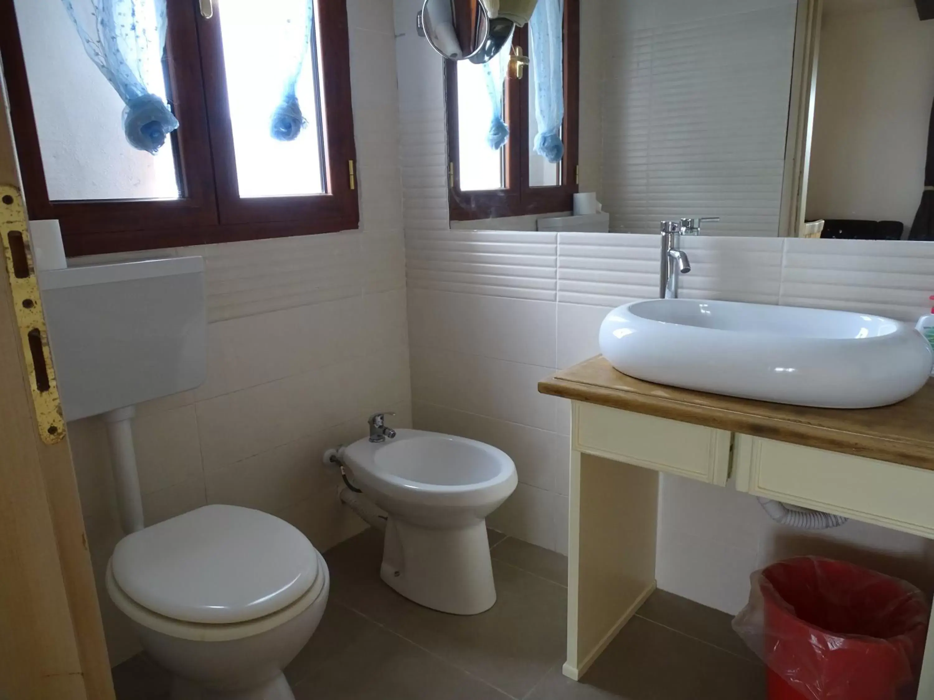 Bathroom in Locanda Domus De Vida Turismo Rurale