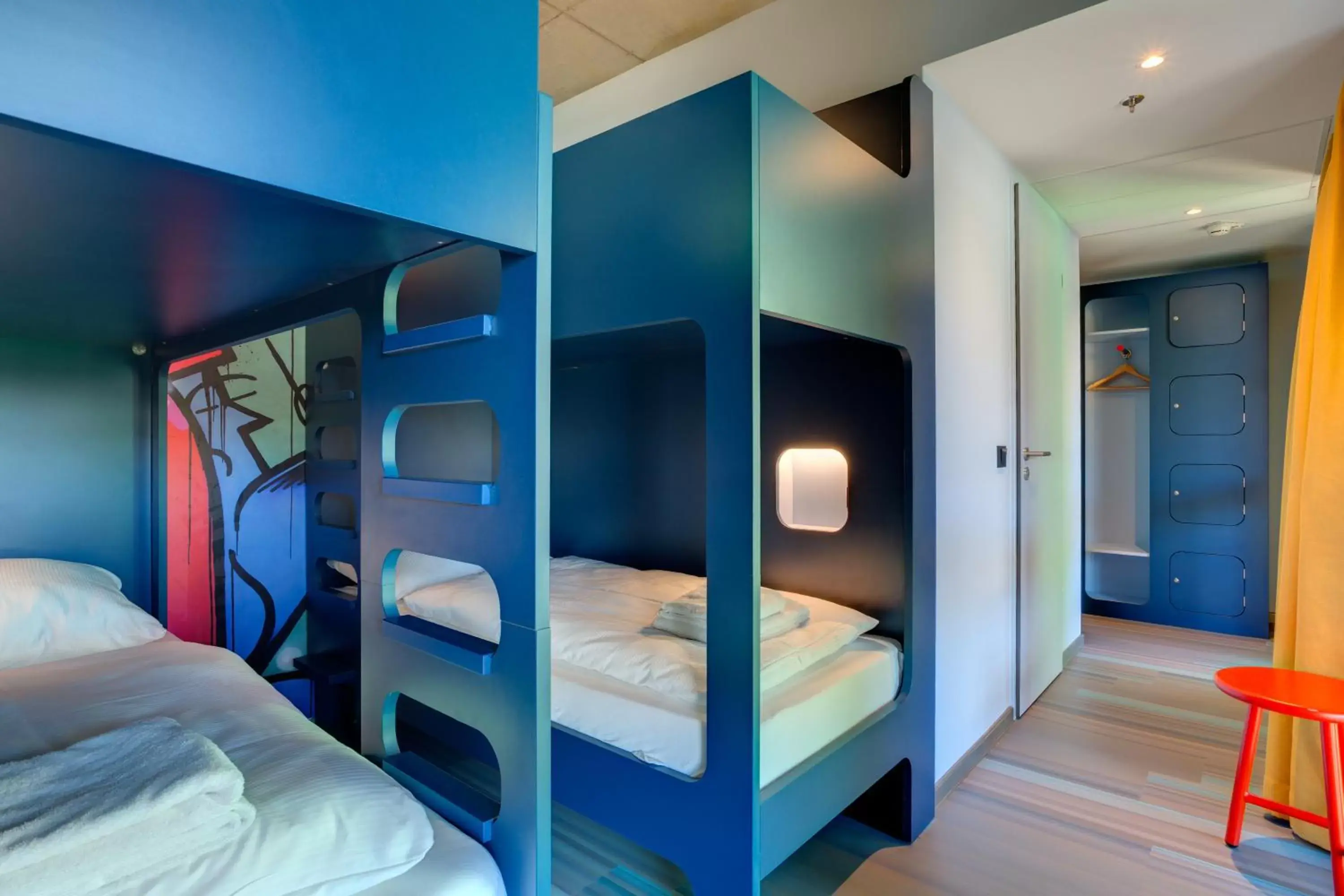 Photo of the whole room, Bunk Bed in MEININGER Hotel Berlin East Side Gallery