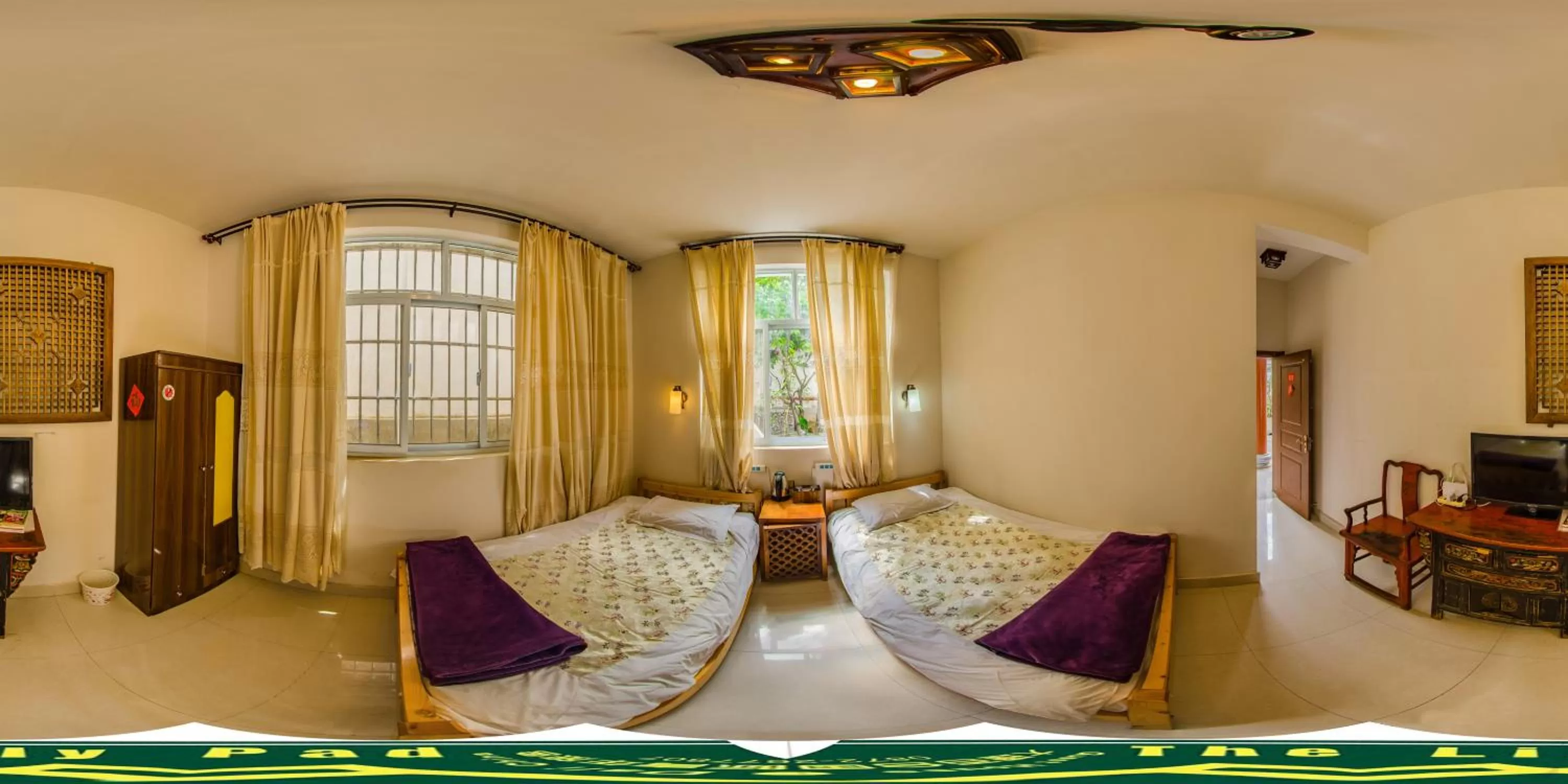 Photo of the whole room, Bed in The Lily Pad Inn