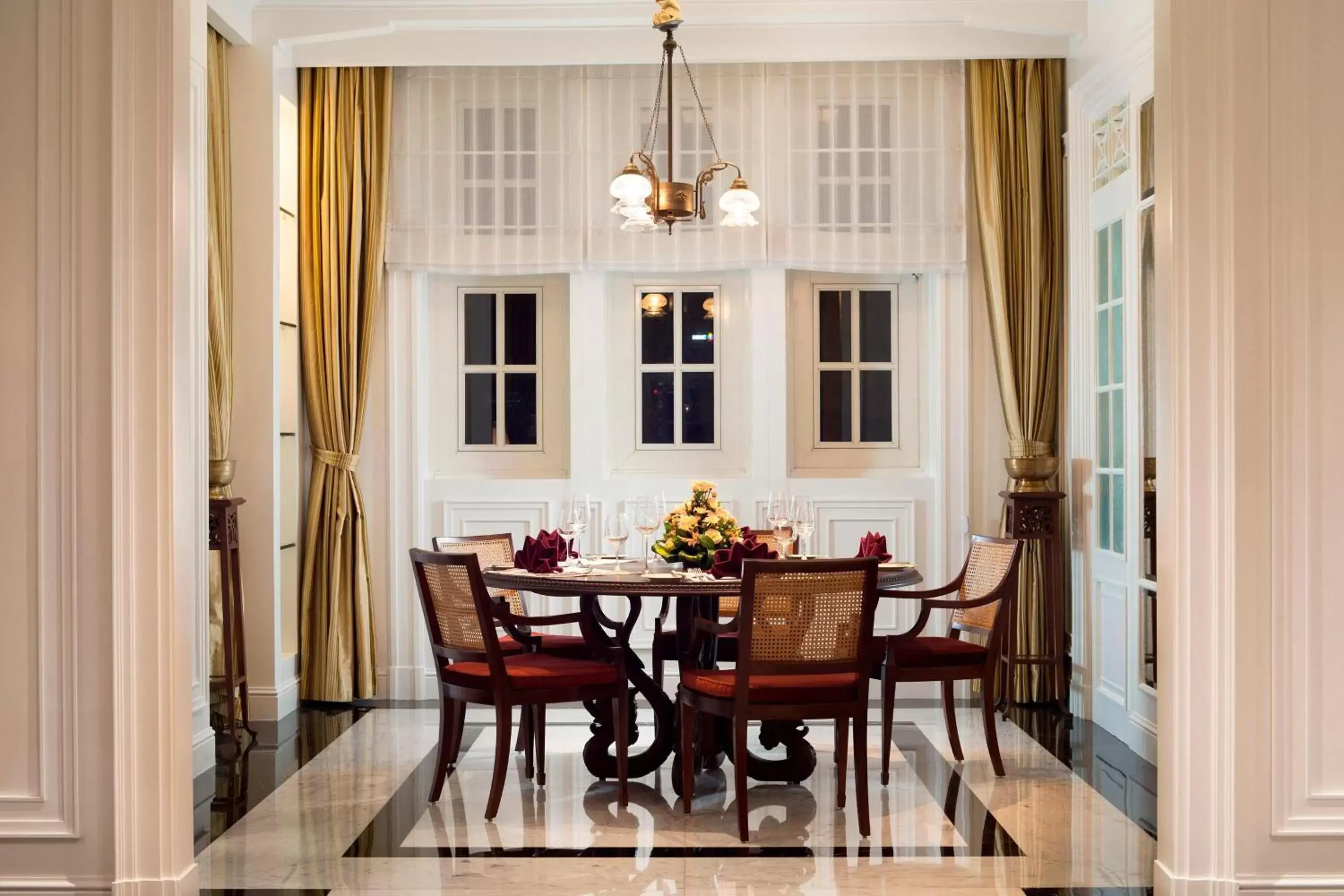 Photo of the whole room, Dining Area in The Hermitage, A Tribute Portfolio Hotel, Jakarta