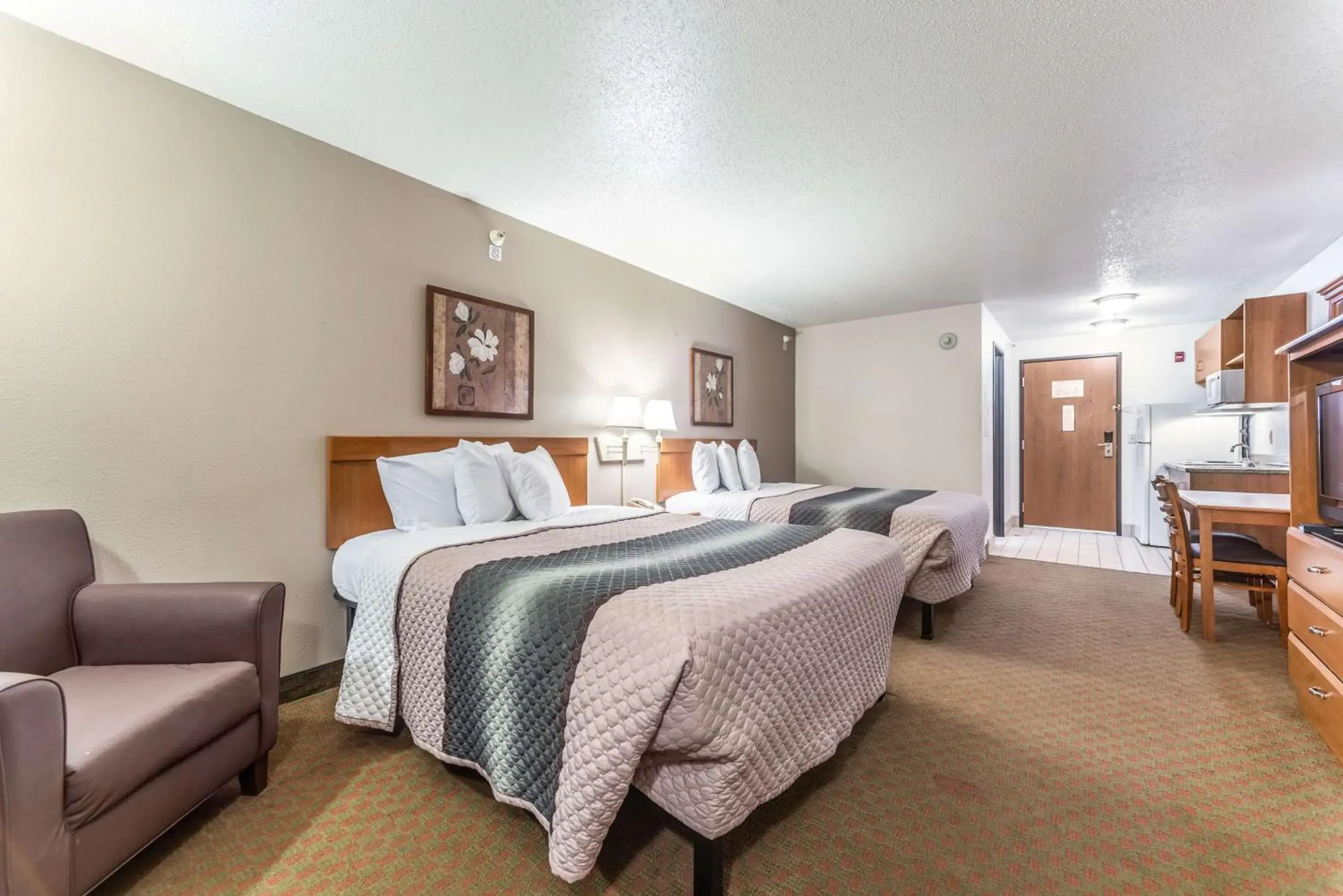 Kitchen or kitchenette in Welcome Suites-O'Fallon