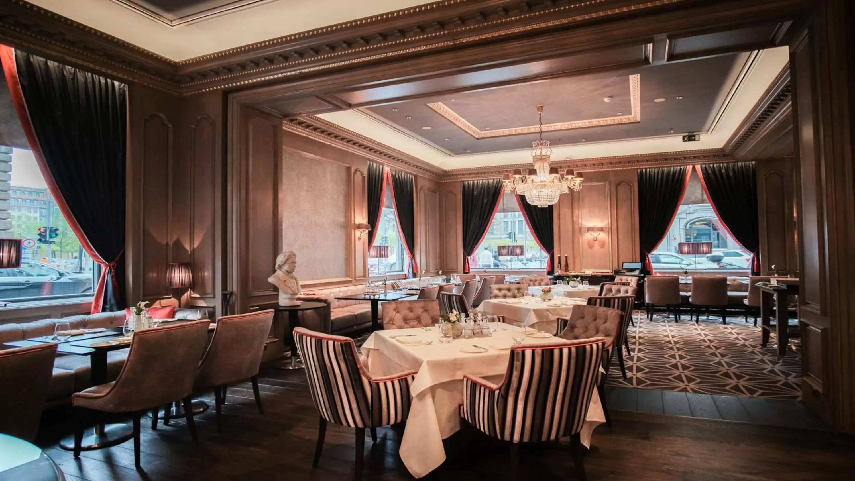 Restaurant/places to eat in Regent Berlin by IHG Restaurant/places to eat in Regent Berlin by IHG