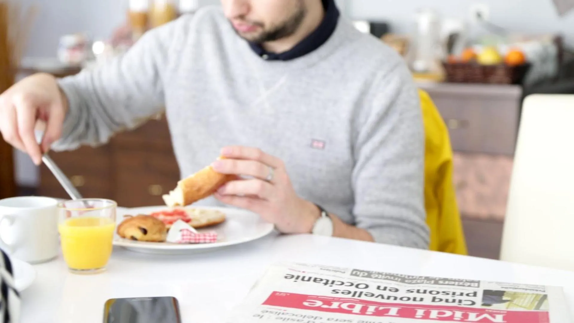 Breakfast in Hotel Grand Cap Rooftop Pool