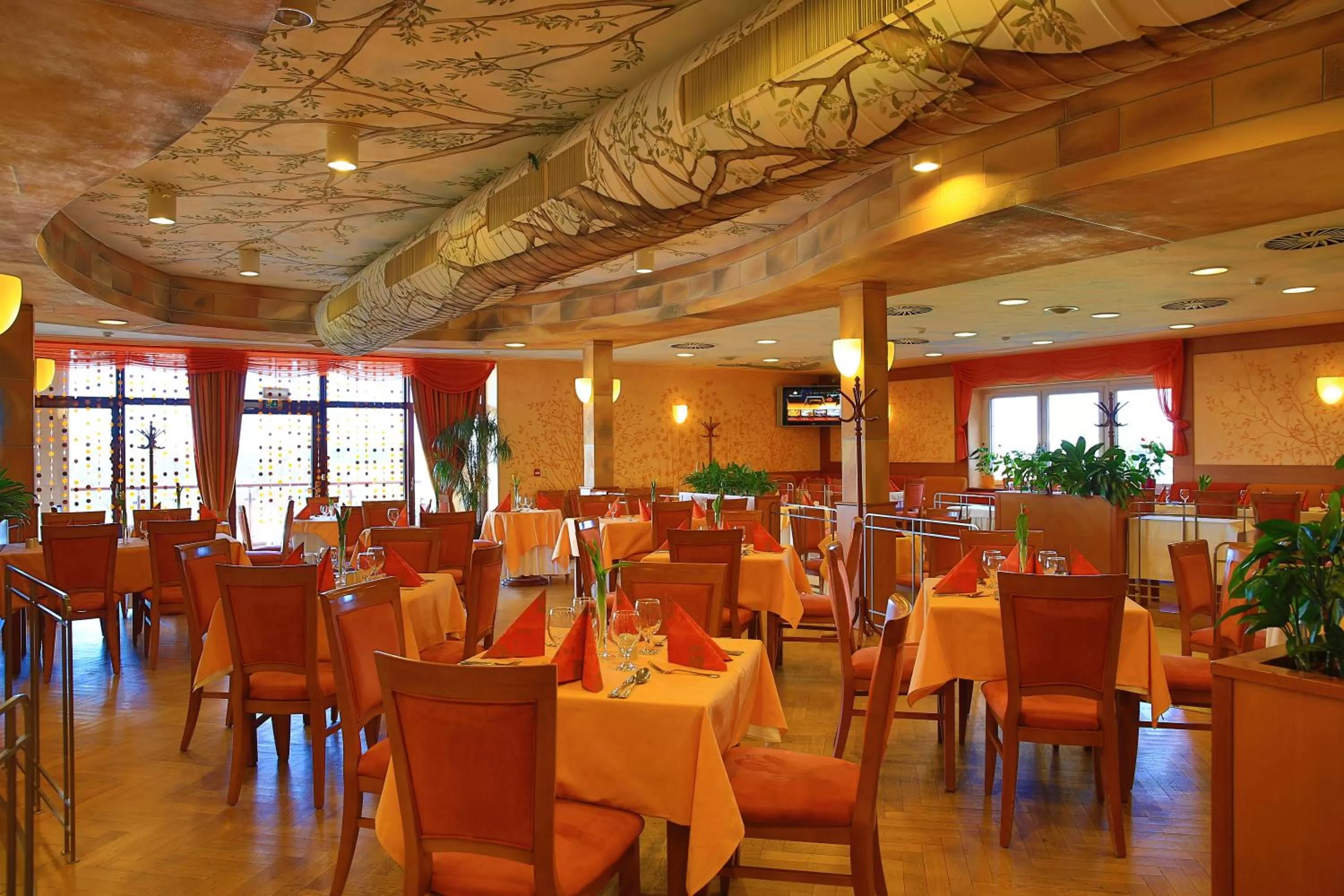 Restaurant/places to eat in PRIMAVERA Hotel & Congress centre