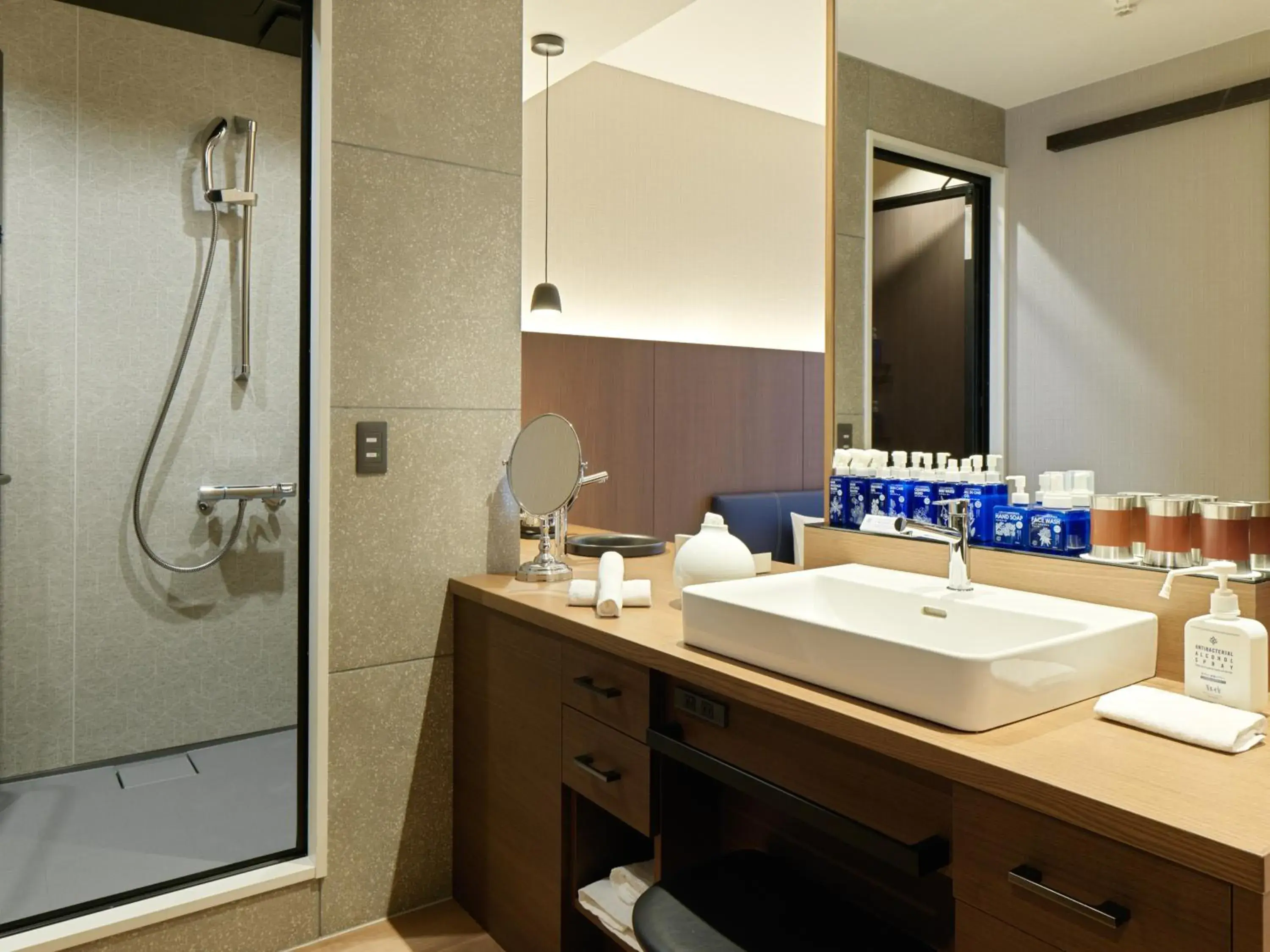 Shower, Bathroom in Lake Shikotsu Tsuruga Resort Spa Mizu no Uta