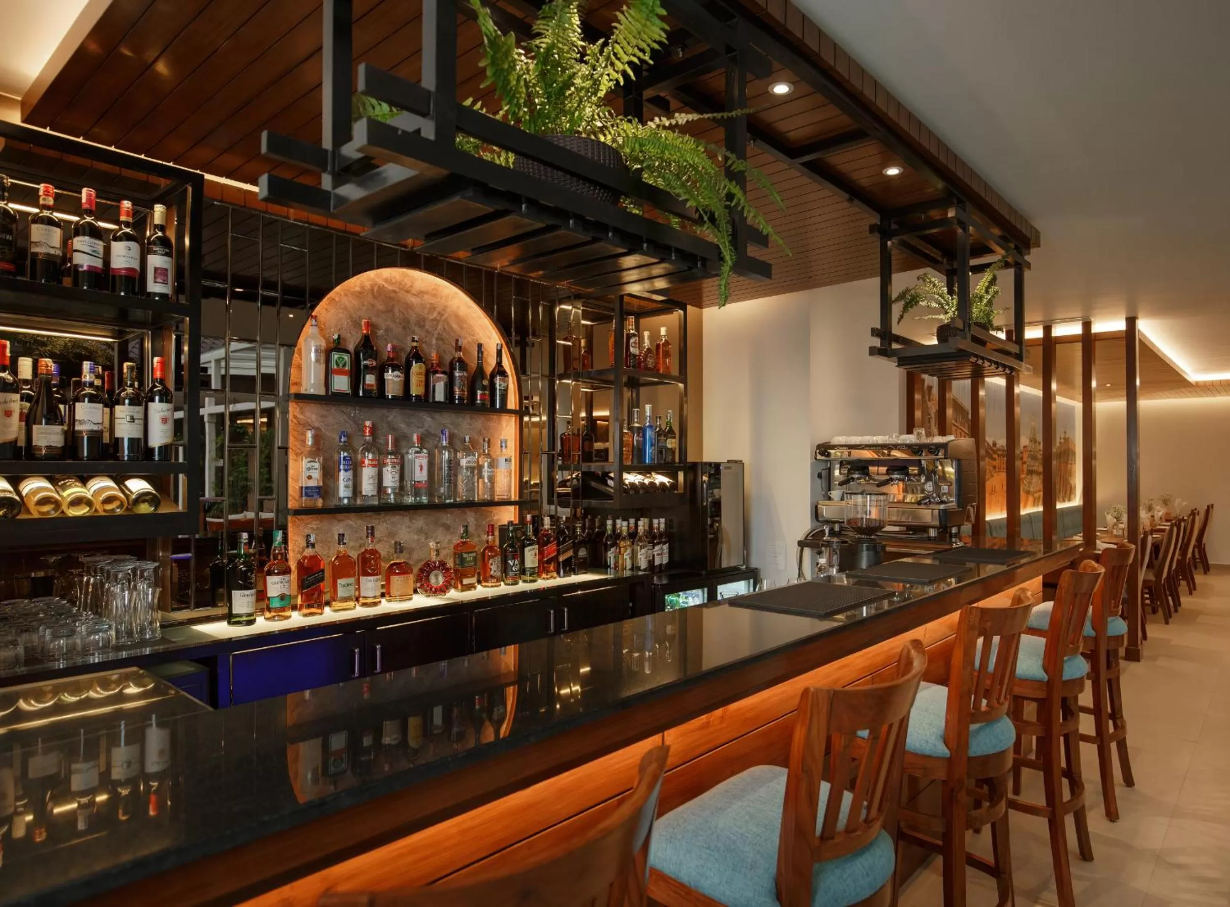 Lounge or bar in Hotel Thrive, A Tropical Courtyard