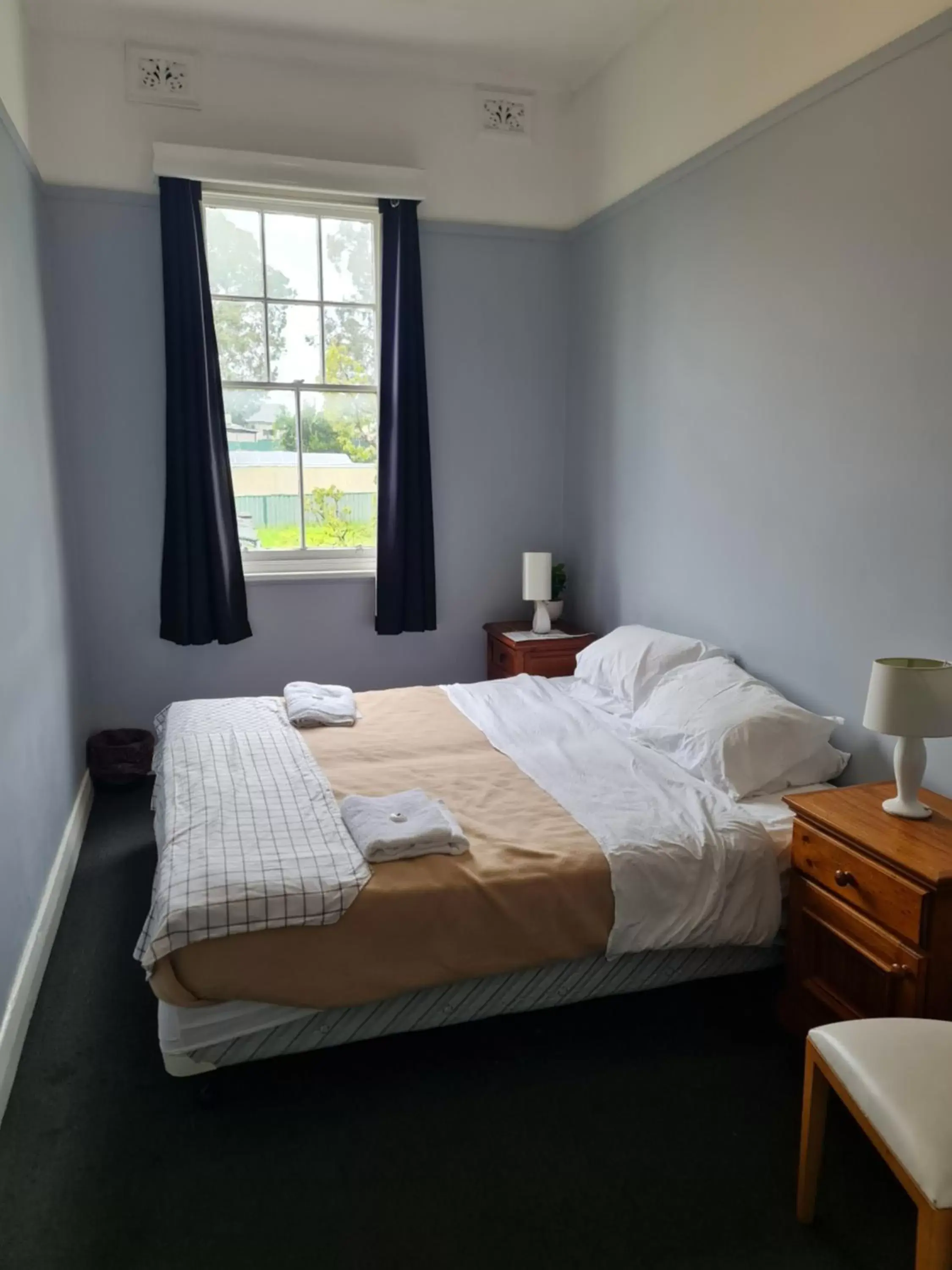 Standard Twin Room in Kearsley Hotel Standard Twin Room in Kearsley Hotel