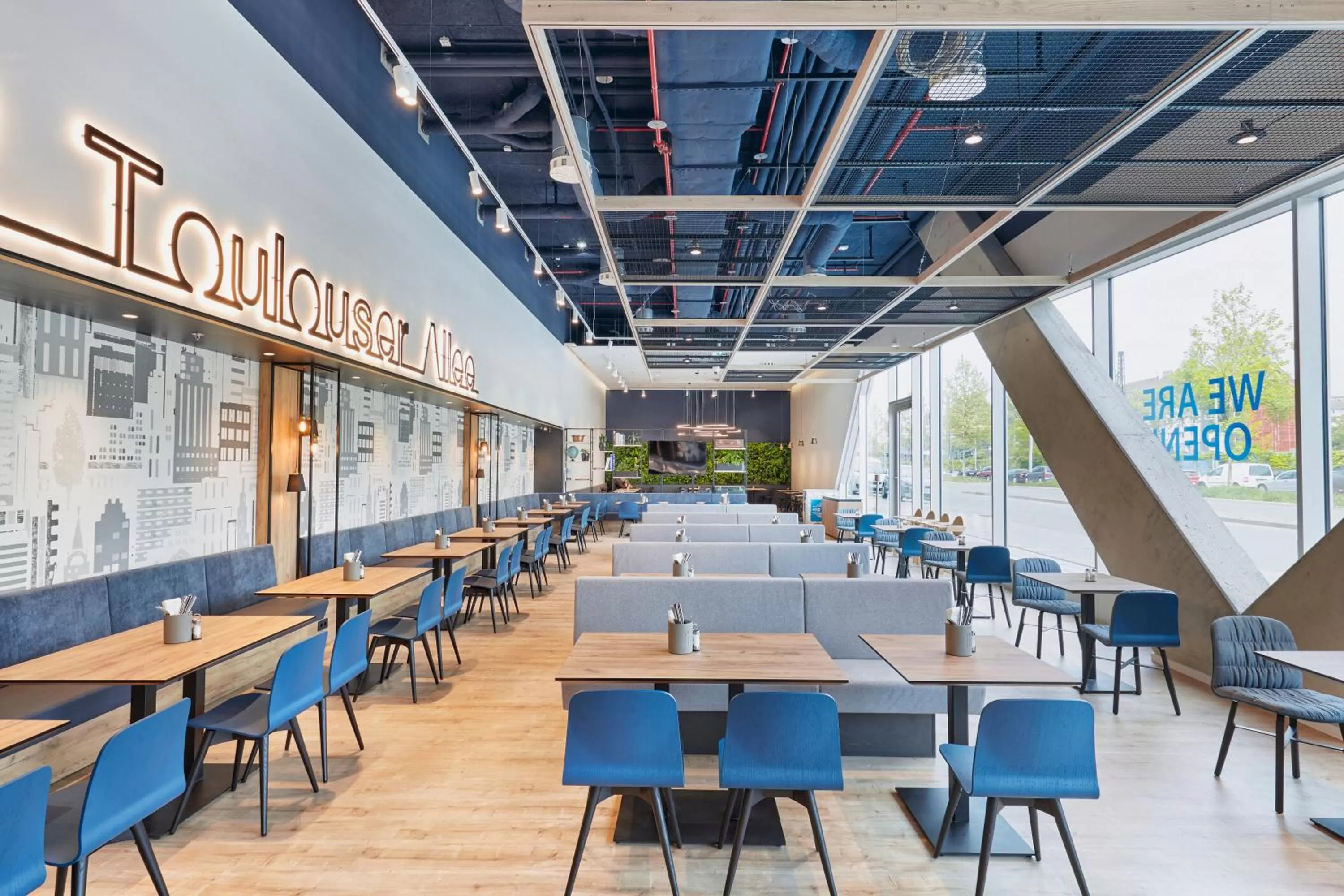 Restaurant/places to eat in H2 Hotel Düsseldorf City