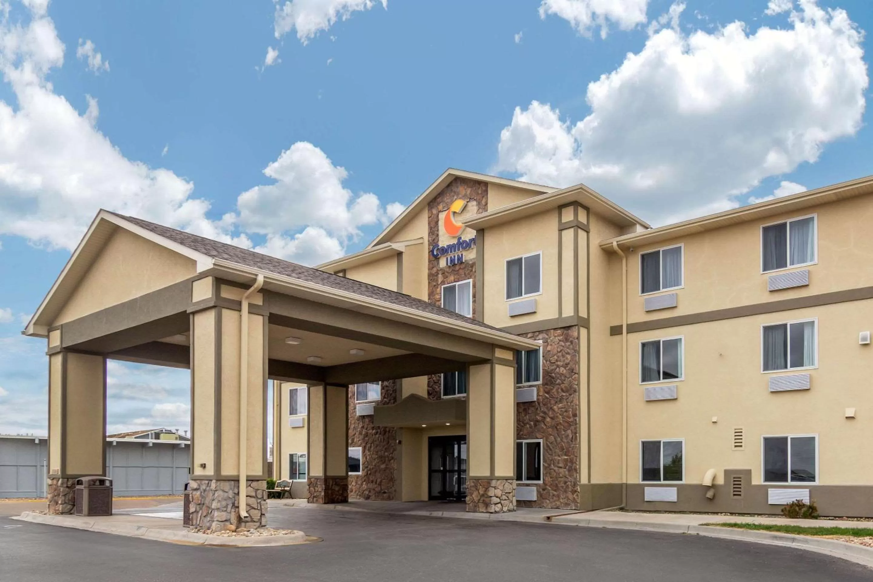 Property building in Comfort Inn & Suites Sterling