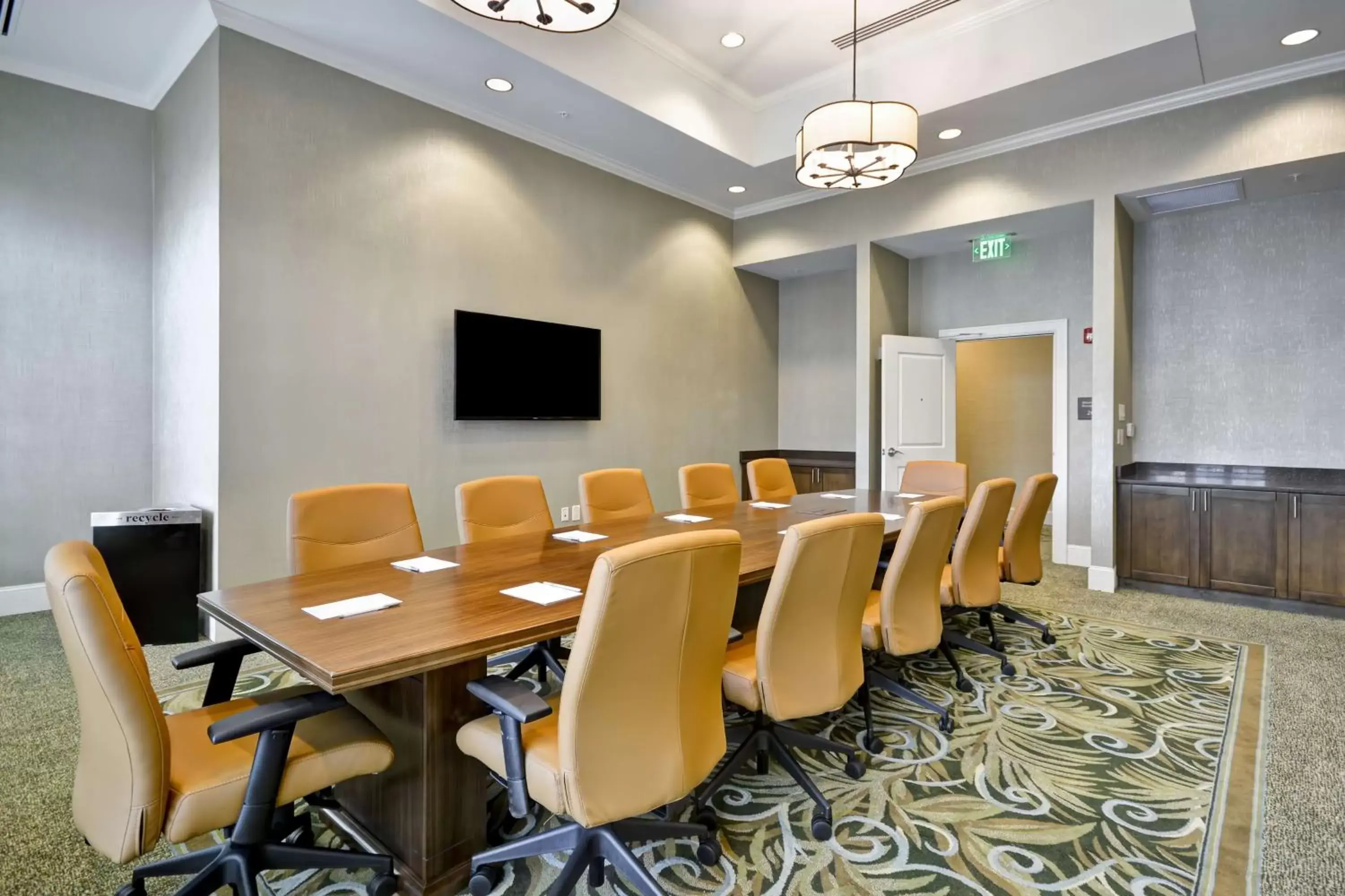 Meeting/conference room in Hampton Inn & Suites Charleston Airport