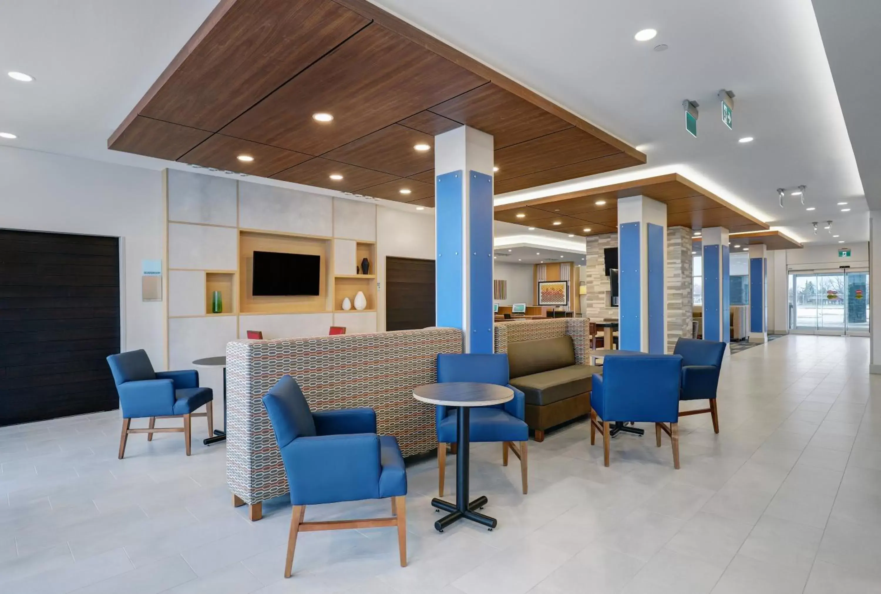 Seating area in Holiday Inn Express & Suites - Collingwood