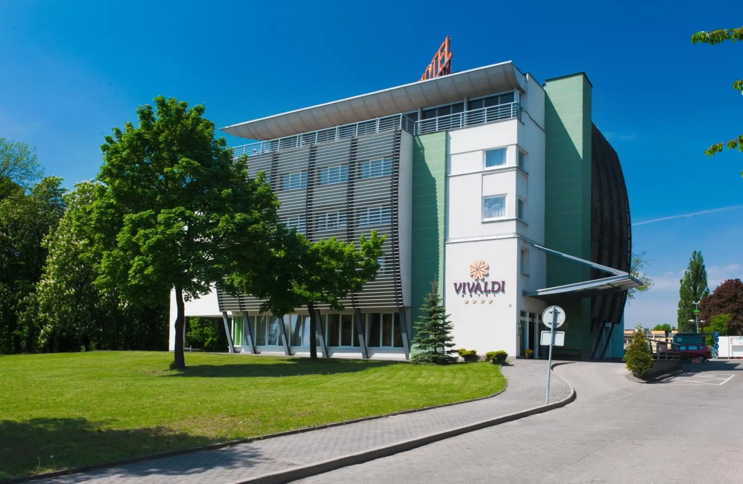 Facade/entrance, Property Building in Hotel Vivaldi